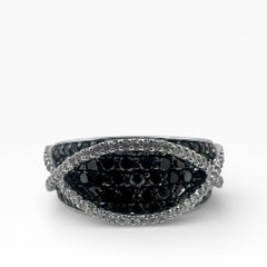 18K White Gold Ring with Black Diamonds. (Size 7.00)
