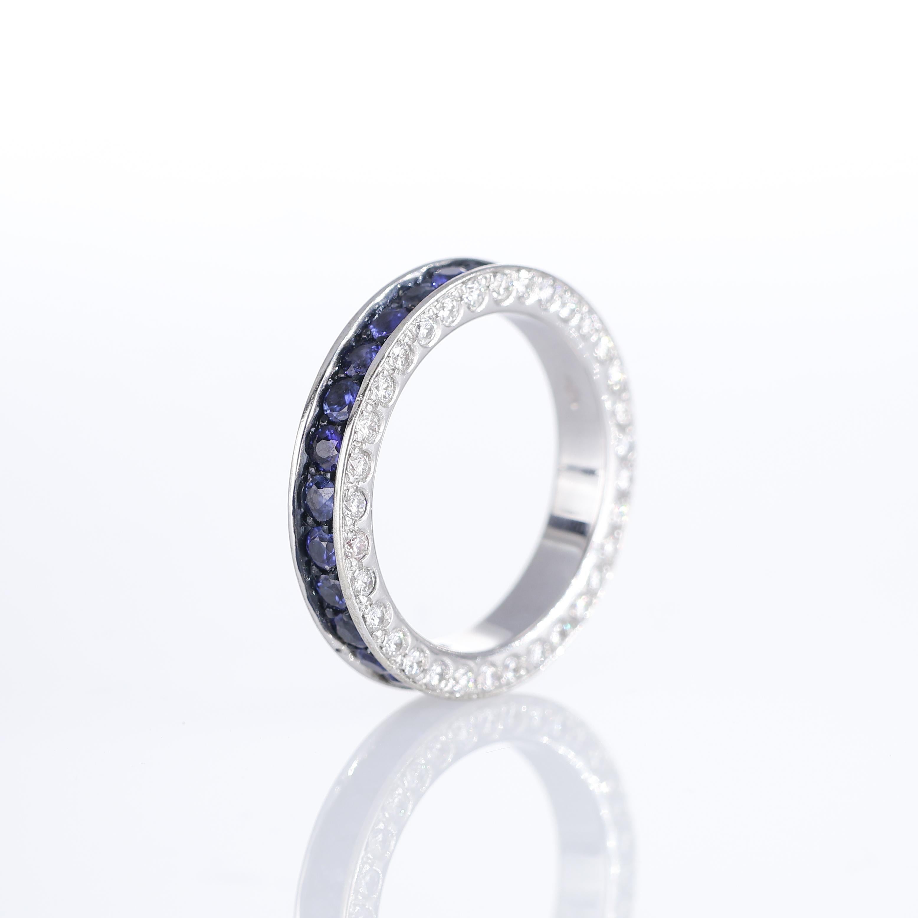 18K White Gold Ring with Blue Sapphires and Brilliant-Cut Diamonds In New Condition For Sale In Bergamo, BG