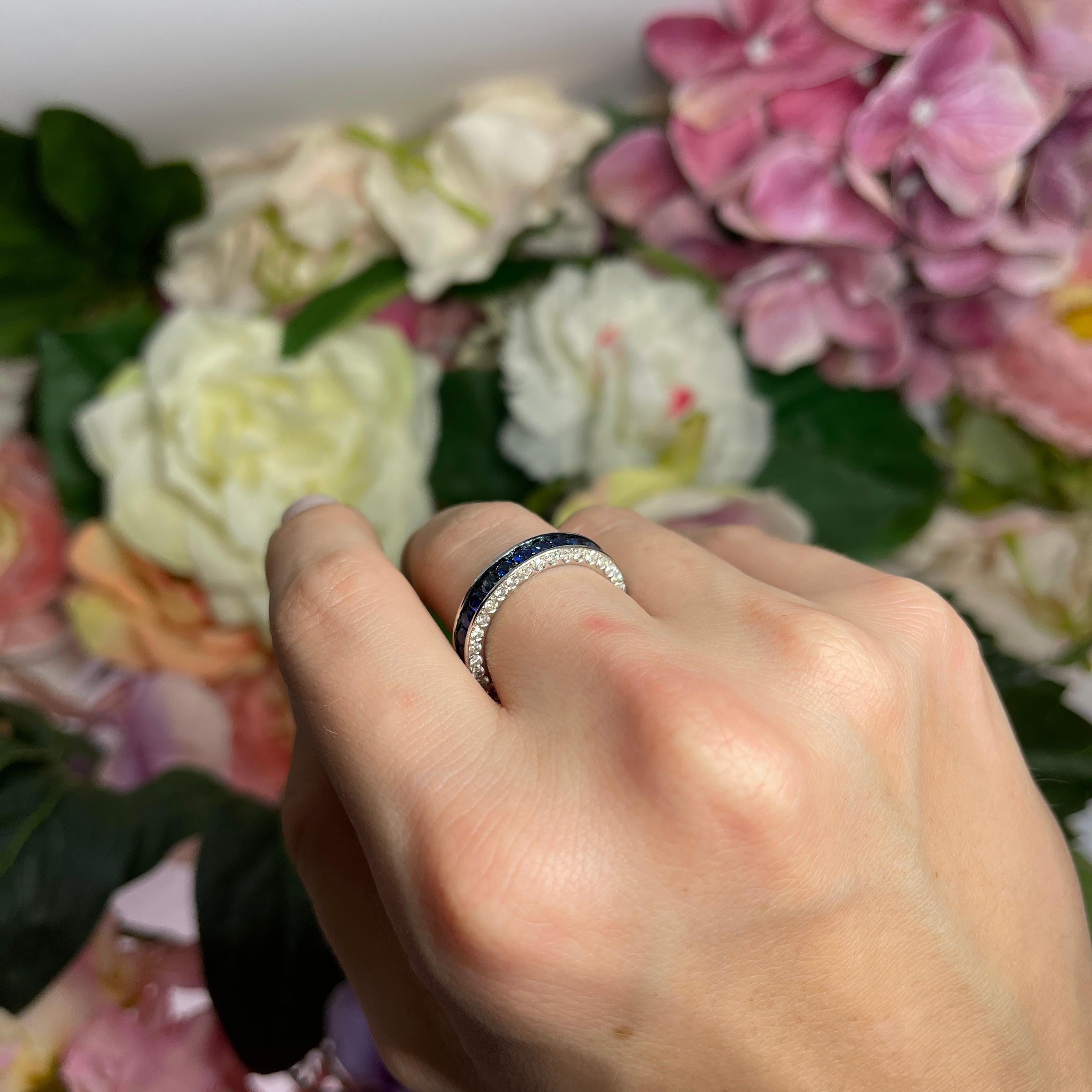 18K White Gold Ring with Blue Sapphires and Brilliant-Cut Diamonds For Sale 3