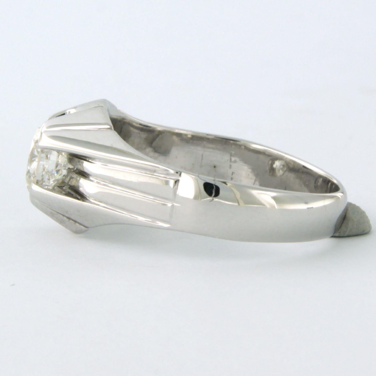 18k white gold ring with brilliant cut diamond up to 0.90ct - 7.2 grams In Excellent Condition For Sale In The Hague, ZH