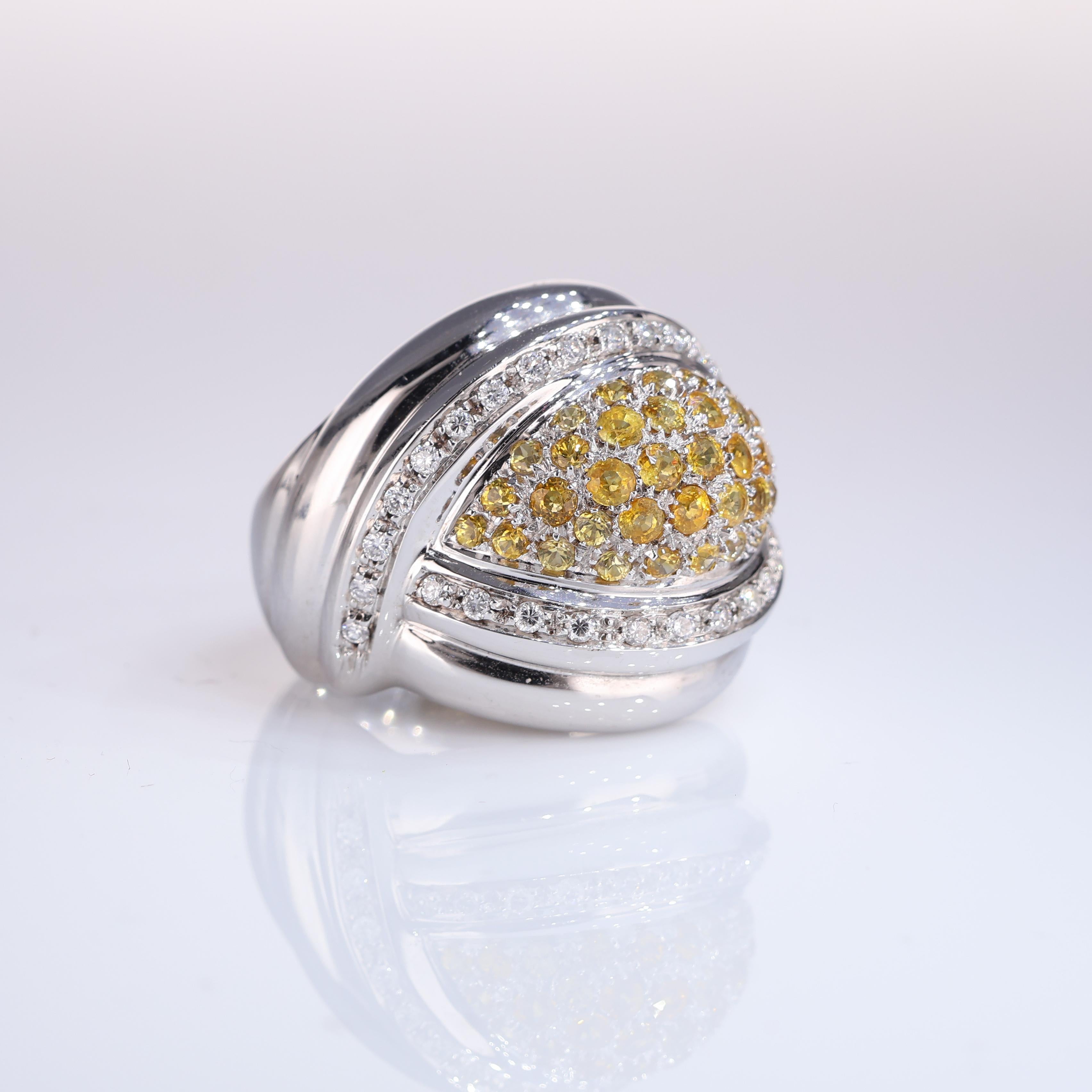 Brilliant Cut 18K White Gold Ring with Central Sapphire Pavé and Diamonds For Sale