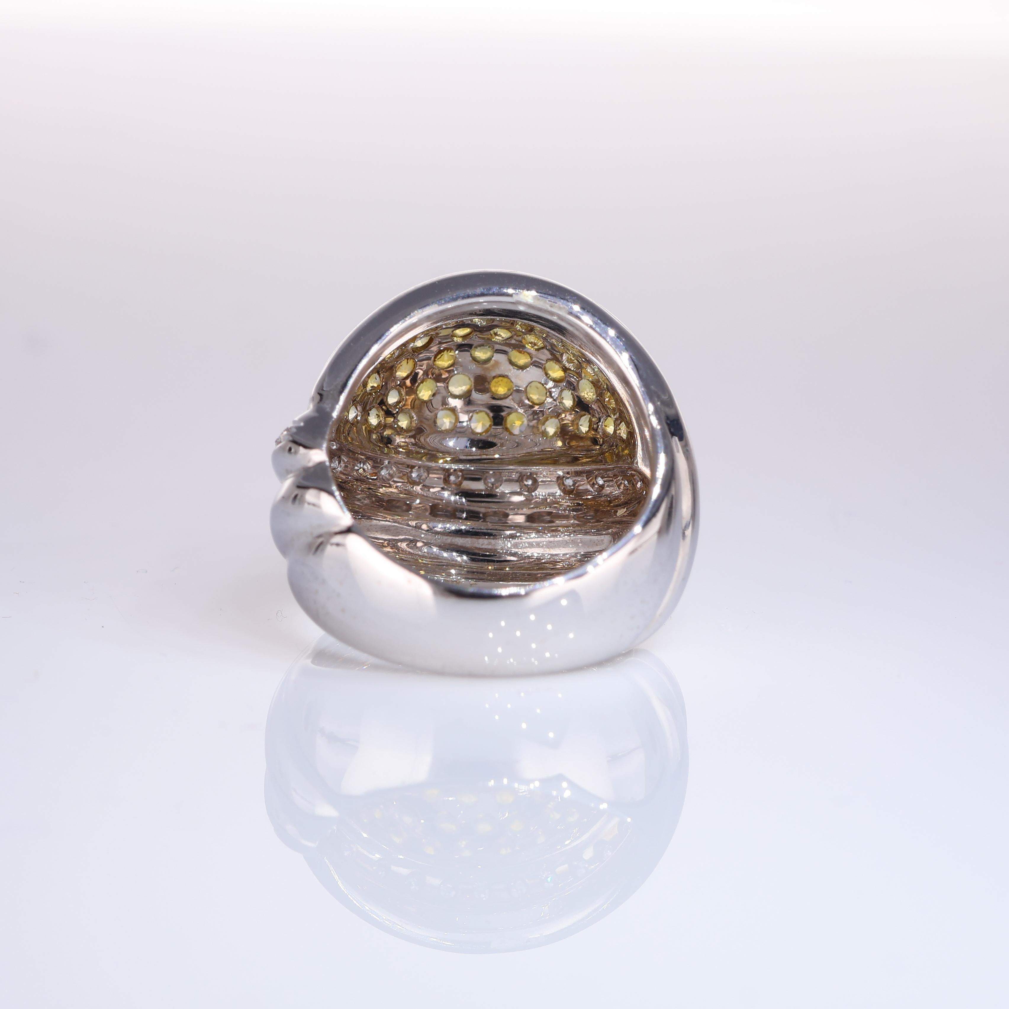 Women's or Men's 18K White Gold Ring with Central Sapphire Pavé and Diamonds For Sale