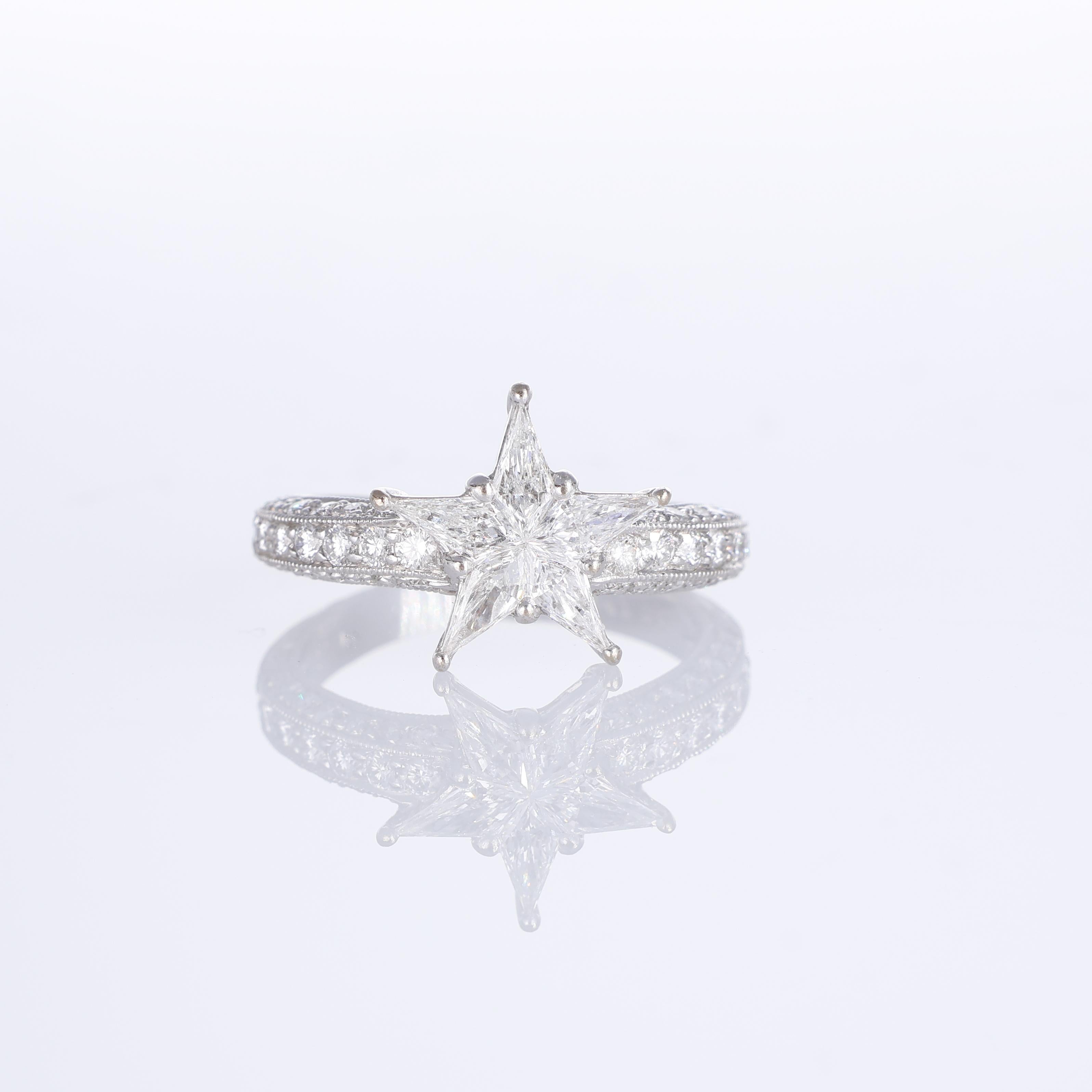 IMPORTANT NOTE:
✔ No additional costs will be added to this order.
✔ Shipping and customs duties are fully covered by us.
--------------------
A stunning 18K white gold ring featuring a star-shaped centerpiece adorned with brilliant diamonds