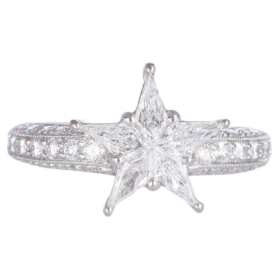 Pavé Diamond 8-Point Star Motif Band Ring in Polished 14 Karat White ...