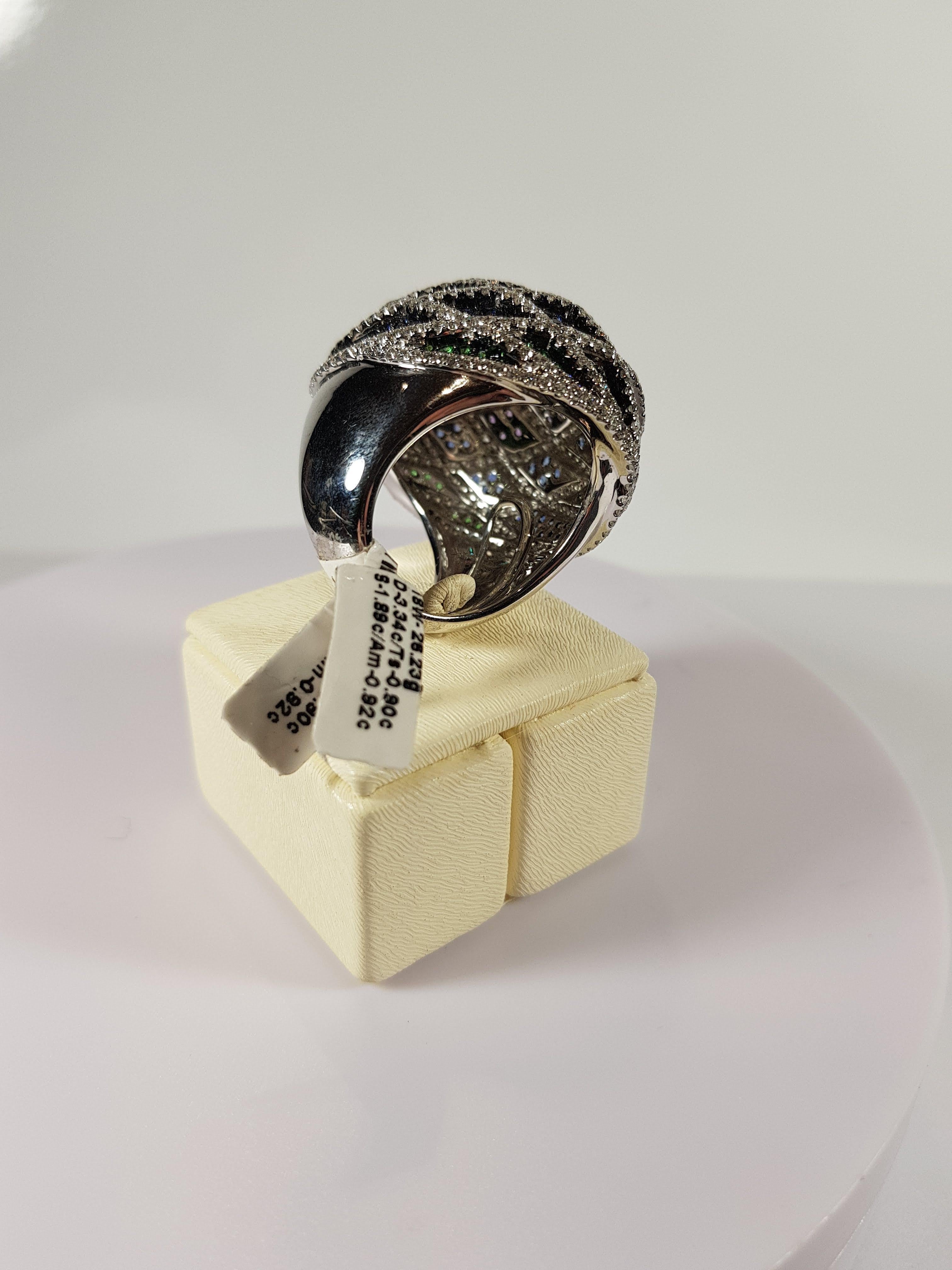 18 Karat Weißgold Ring mit Diamanten, Amathysten, Saphiren und Tsavorit im Zustand „Hervorragend“ im Angebot in Bilbao, ES