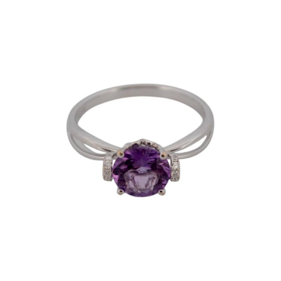 18 Karat Weißgold Ring mit Diamanten und Amethyst im Zustand „Hervorragend“ im Angebot in București, București