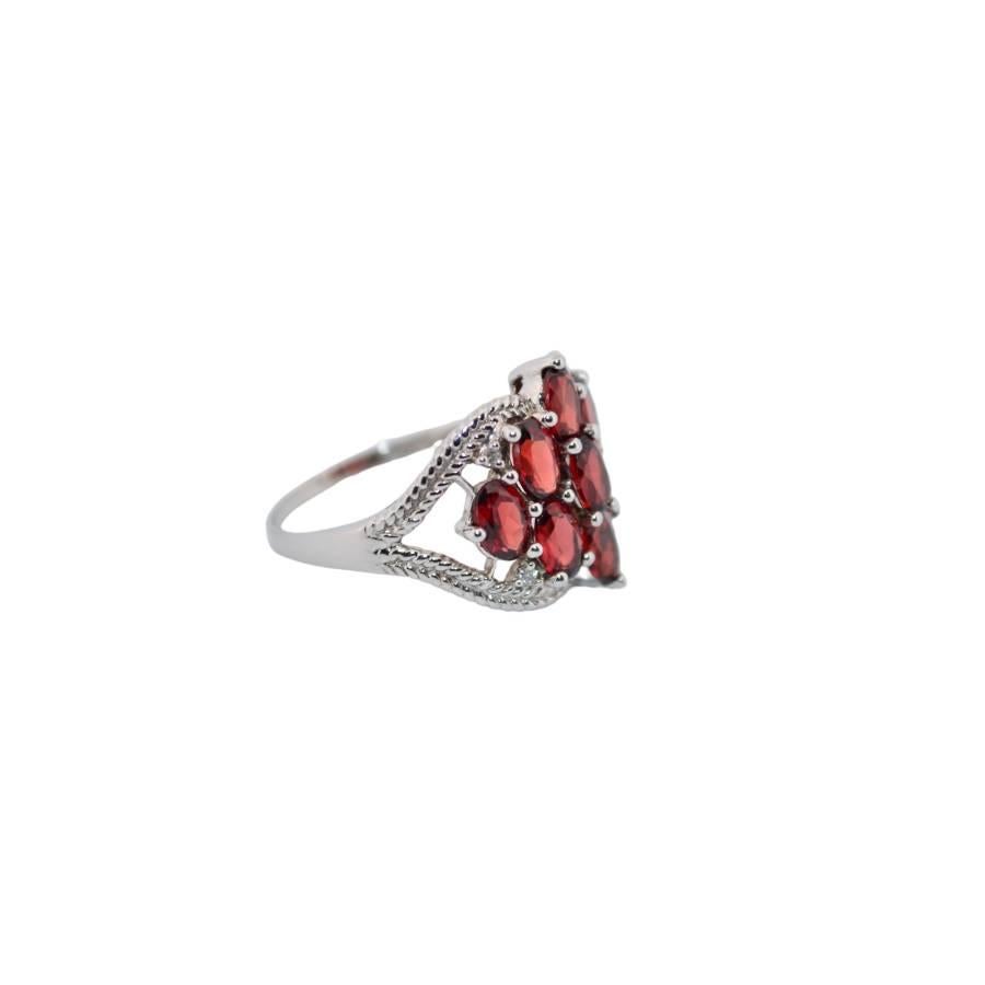 18K White Gold Ring With Diamonds And Granites In Good Condition For Sale In București, București