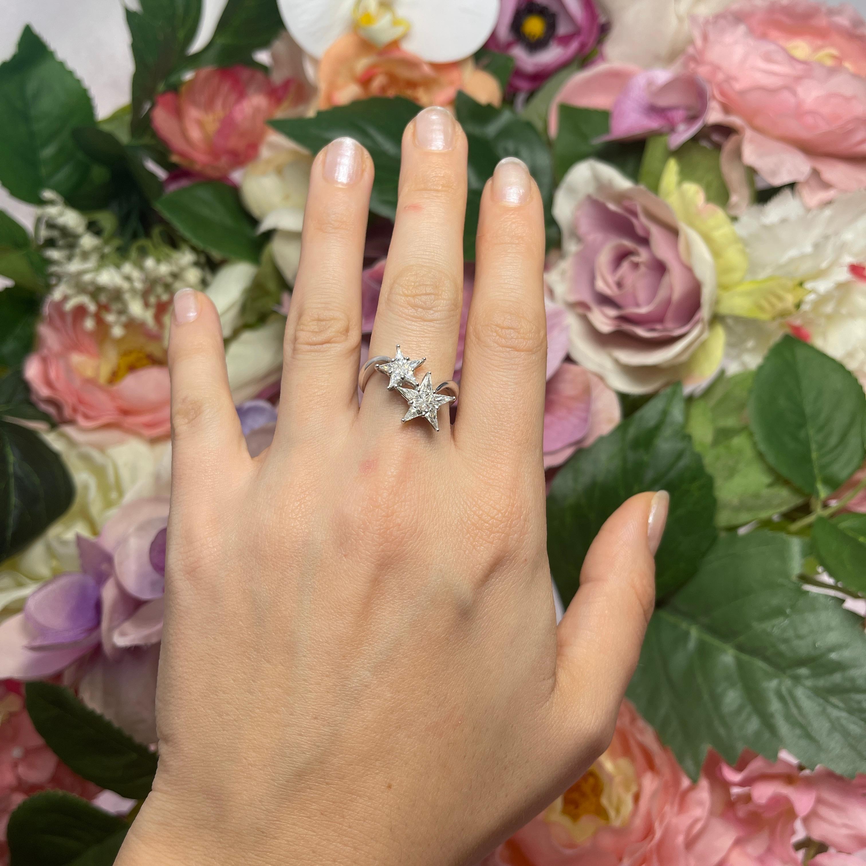18K White Gold Ring with Double Star Design and Diamonds For Sale 1