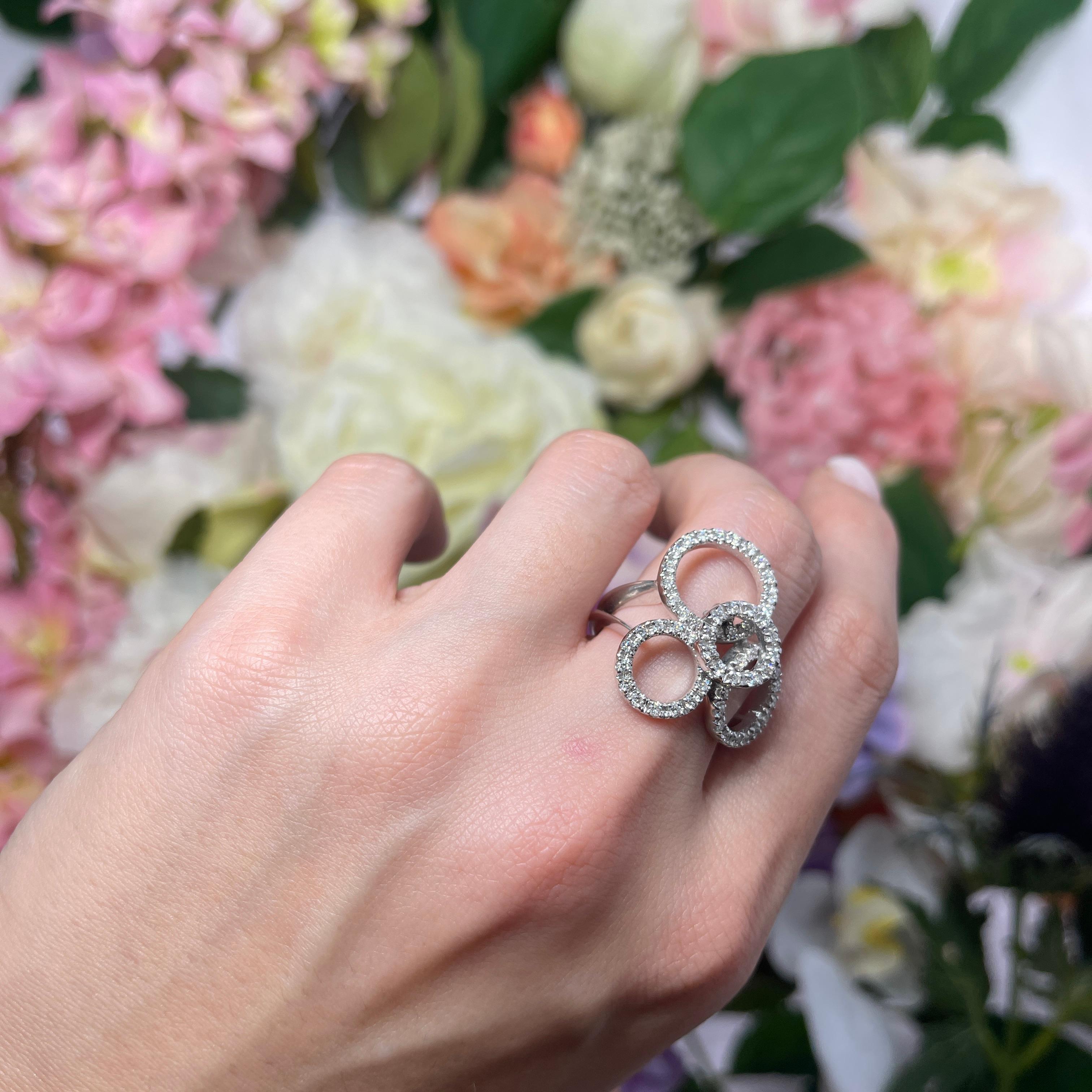 18K White Gold Ring with Four Diamond Pavé Circles For Sale 4