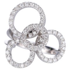 Anello in oro bianco 18 carati con quattro cerchi pavé di diamanti