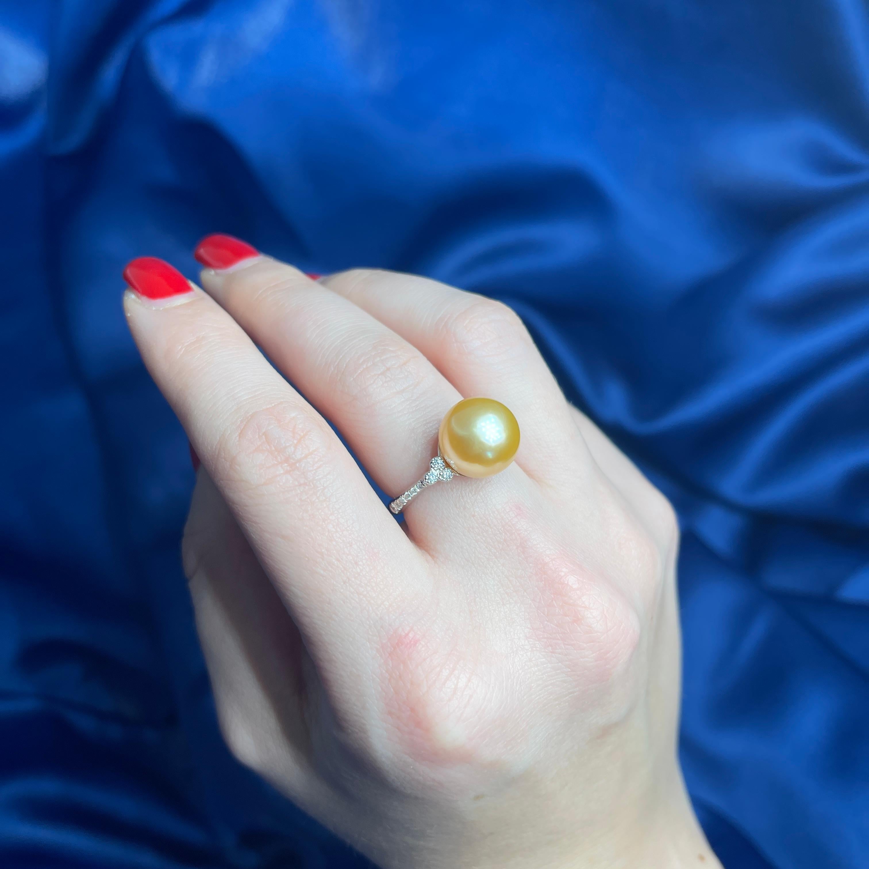 18K White Gold Ring with Golden Pearl and Diamonds For Sale 2