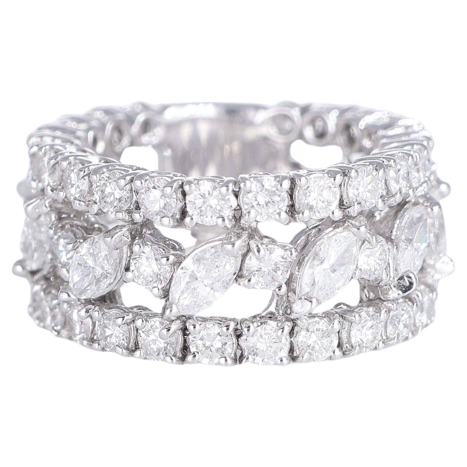 18K White Gold Ring with Marquise and Brilliant-Cut Diamonds