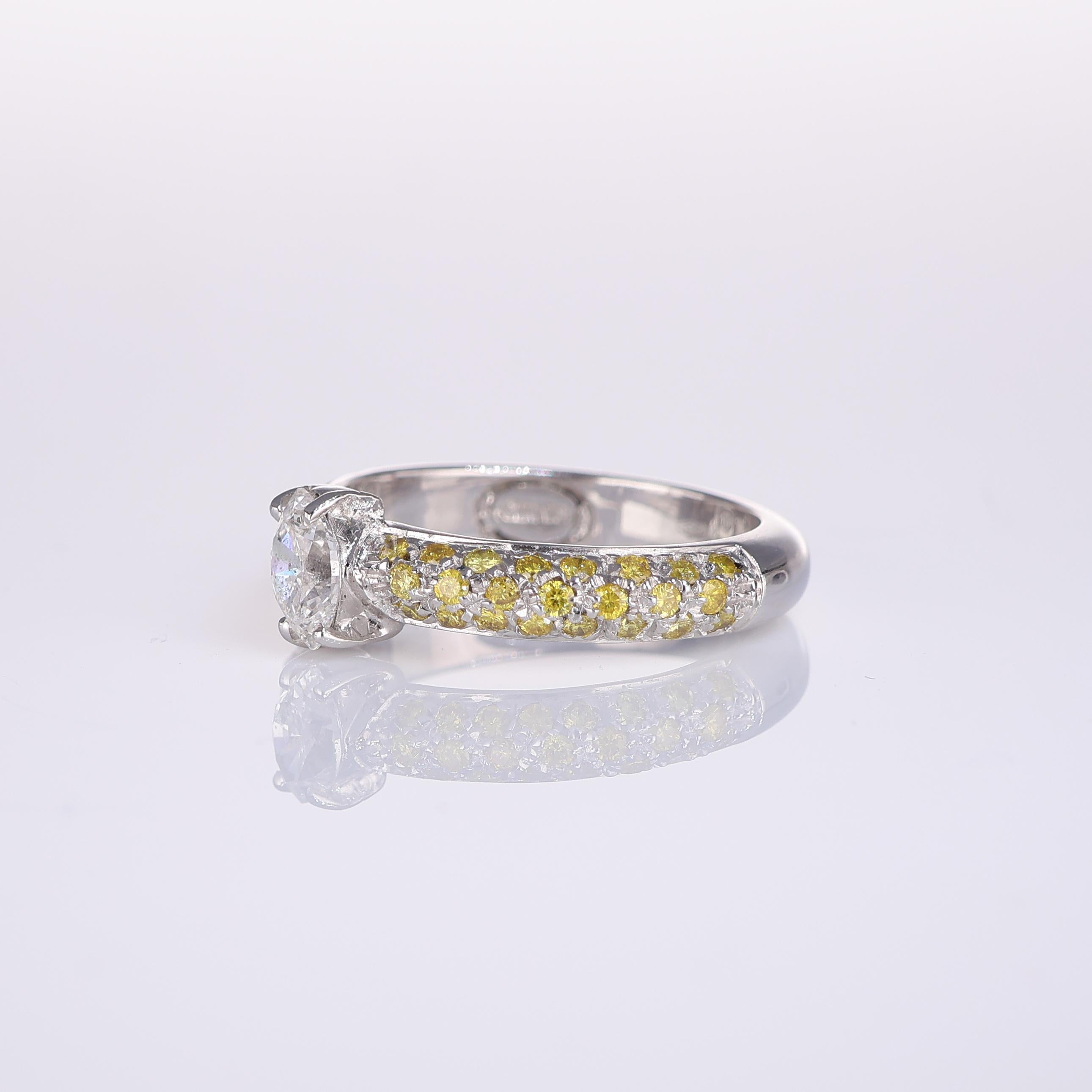 18K White Gold Ring with Marquise Diamond and Yellow Sapphire Pavé In New Condition For Sale In Bergamo, BG