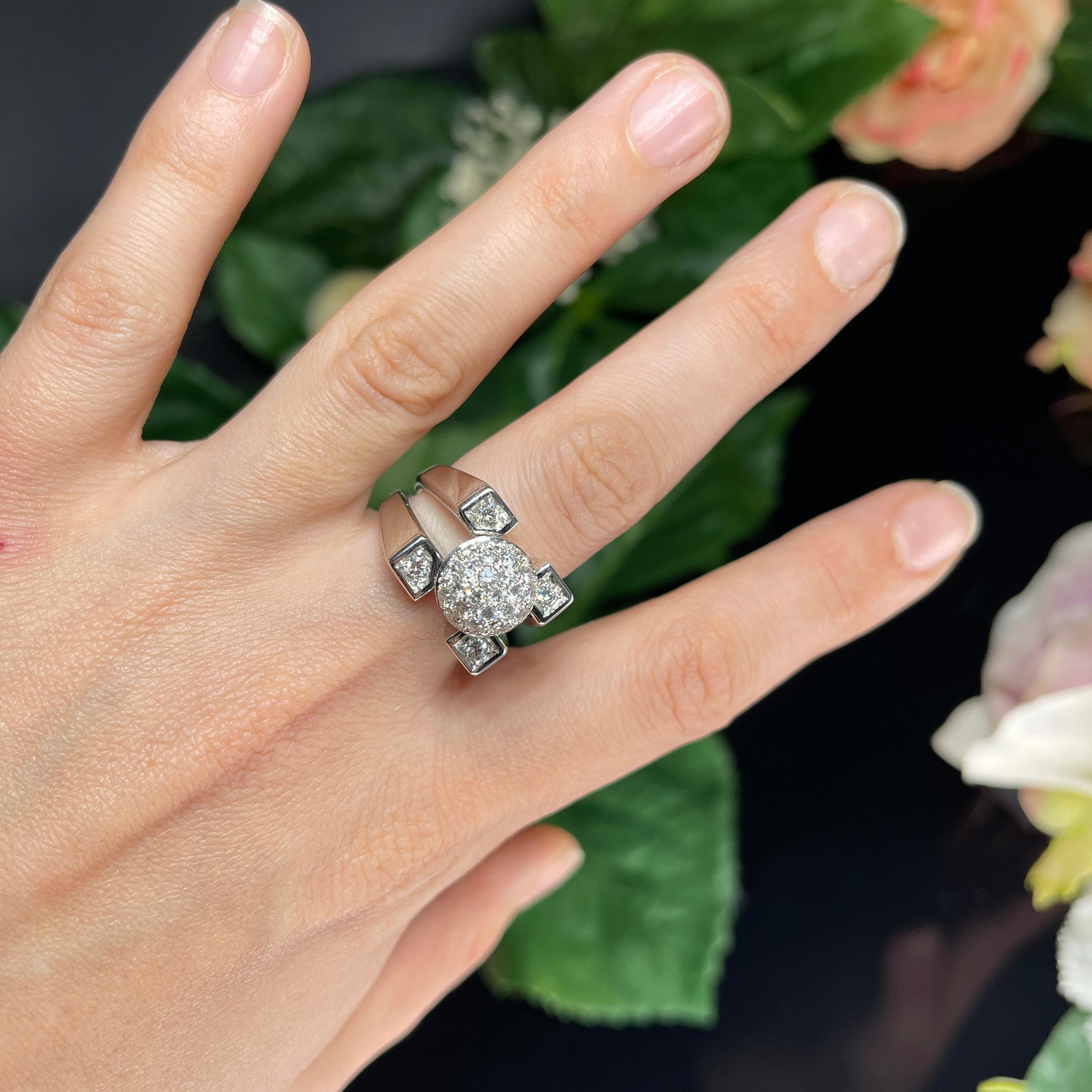 18k White Gold Ring with Natural Diamond Pavé Sphere For Sale 3