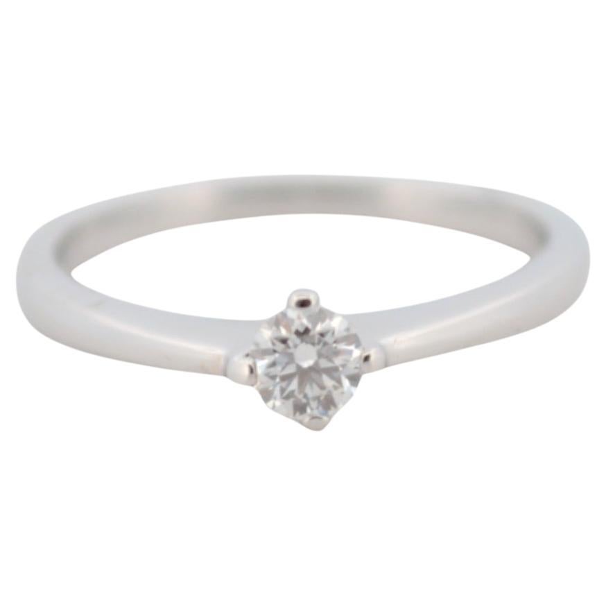 Ring aus 18K Weißgold mit natürlichem Diamant_127489
