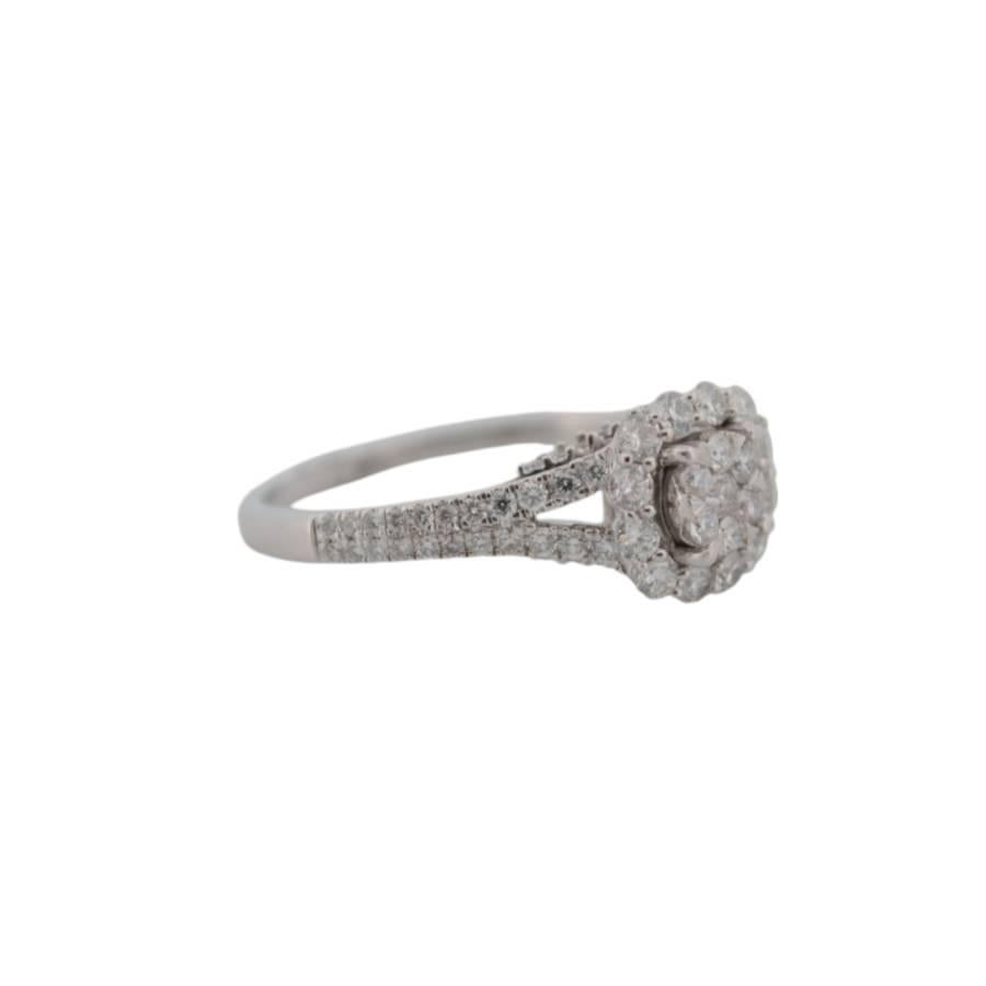 Taglio brillante Anello in oro bianco 18 carati con diamanti naturali in vendita