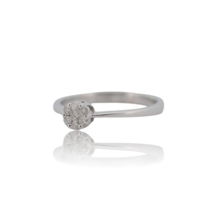 18 Karat Weißgold Ring mit natürlichen Diamanten (Brillantschliff) im Angebot