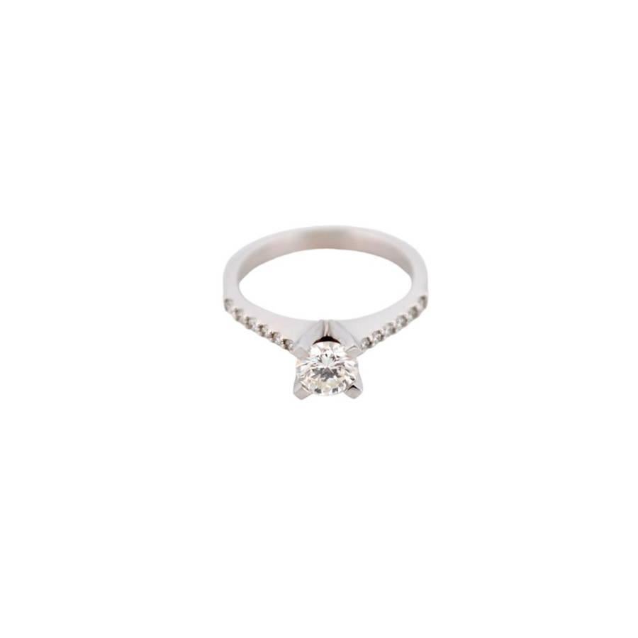 18 Karat Weißgold Ring mit natürlichen Diamanten im Zustand „Hervorragend“ im Angebot in București, București
