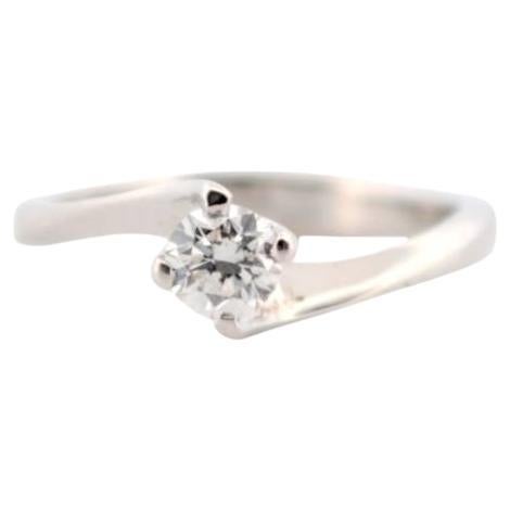 18K White Gold Ring with Natural Diamonds