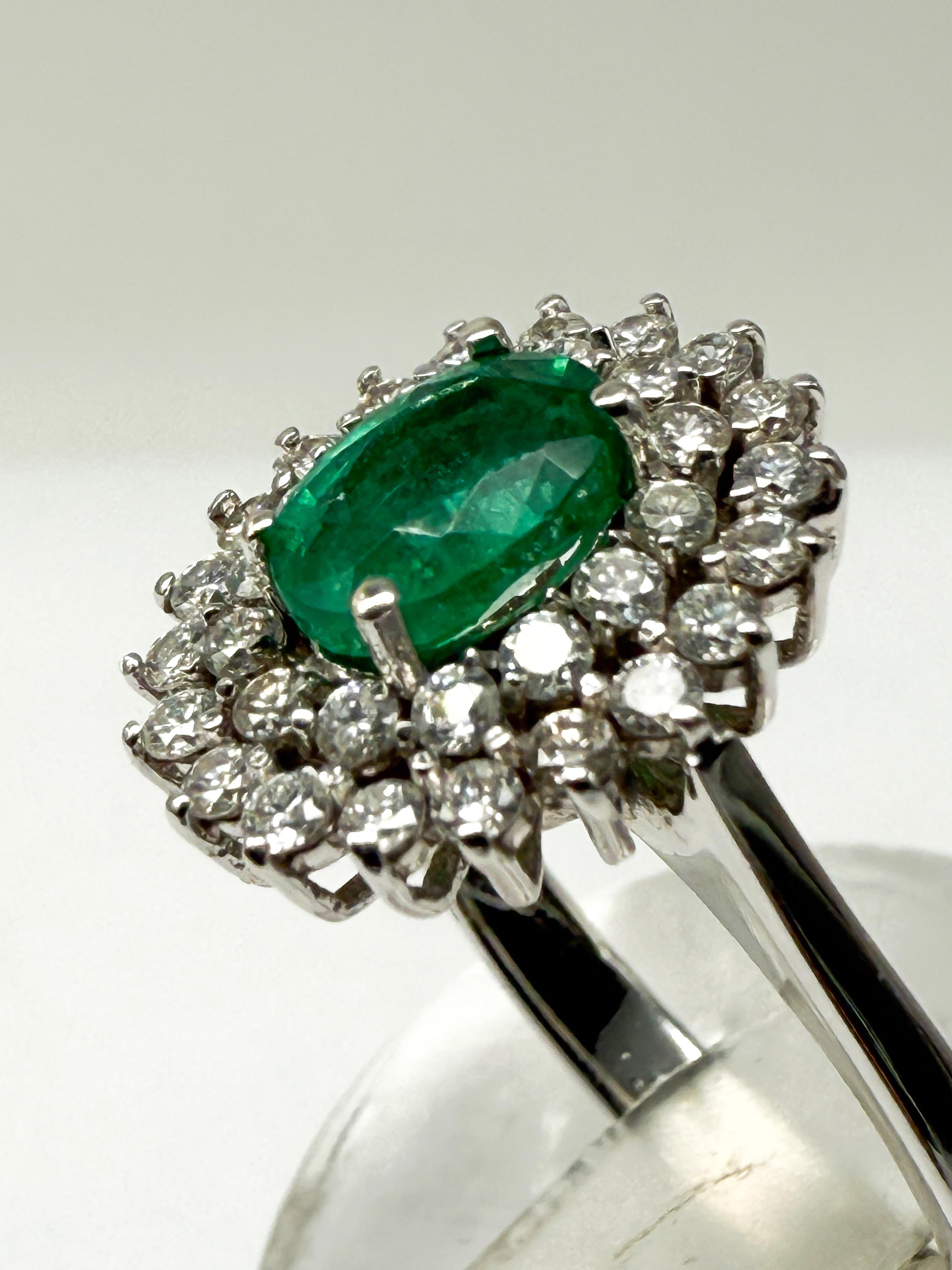 Modern 18K White Gold Ring with Natural Emerald and Diamonds For Sale
