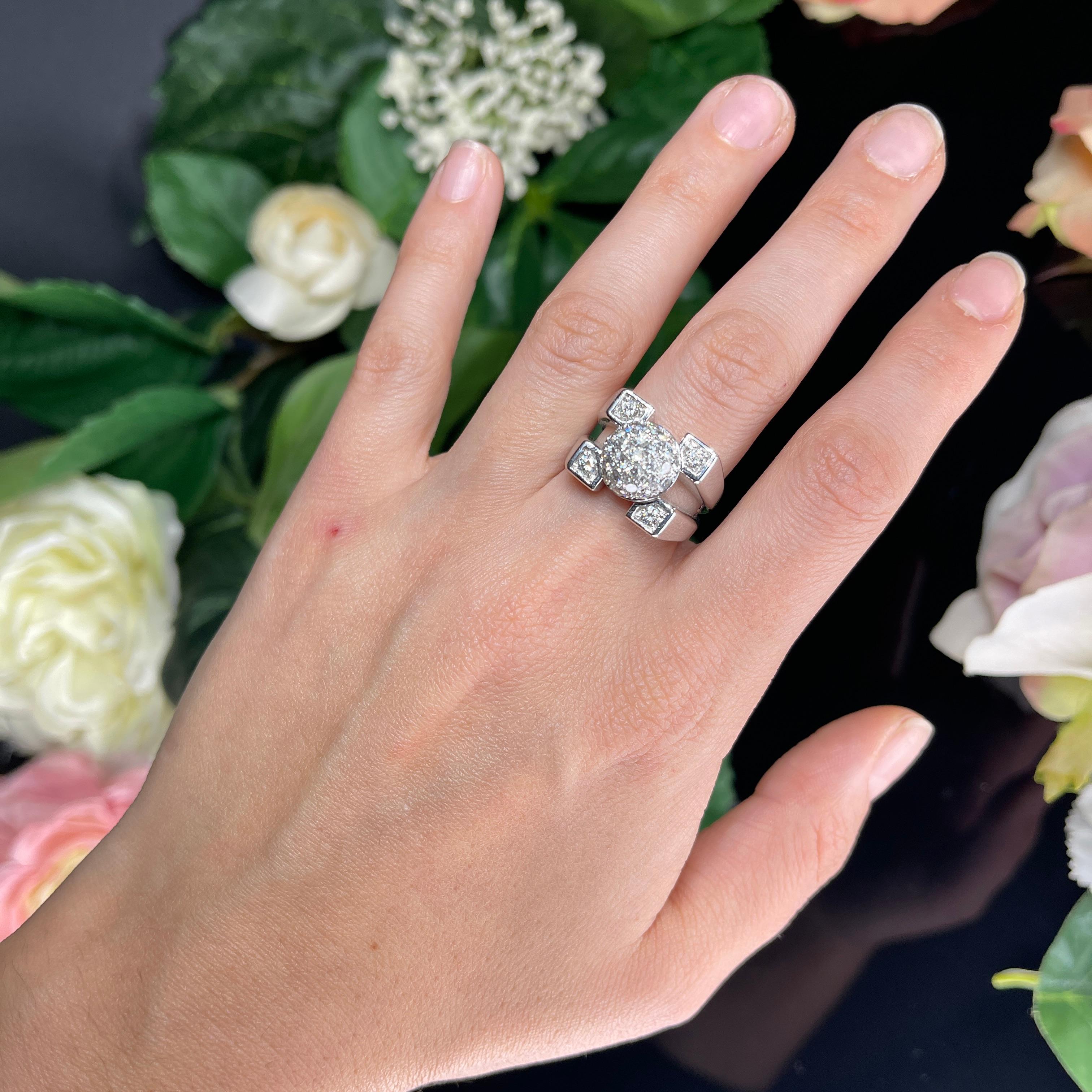 18k White Gold Ring with Natural White Diamond 2.19 carats Pavé Sphere For Sale 1
