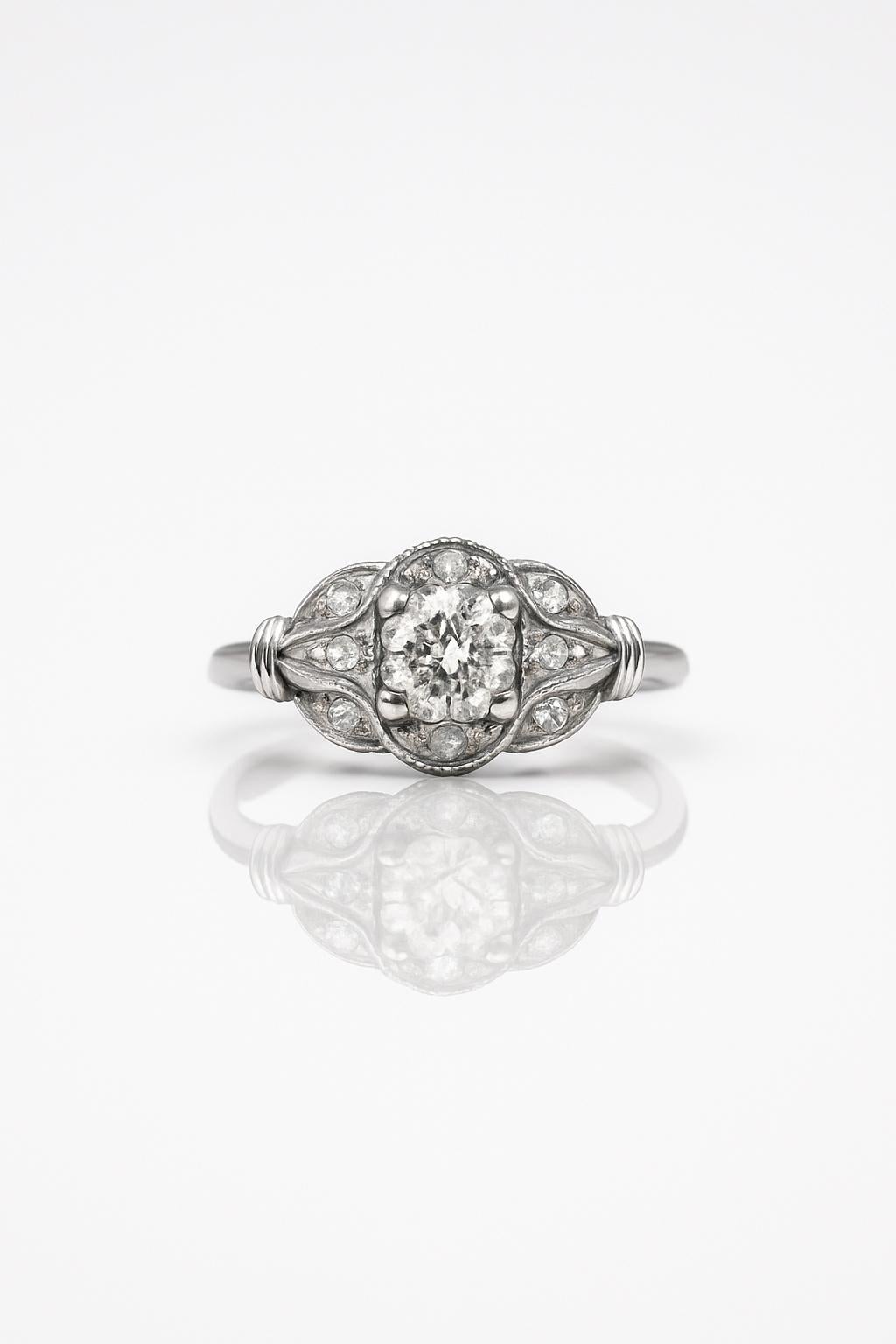 bague en or blanc 18k avec diamant taille ancienne Excellent état - En vente à Firenze, FI