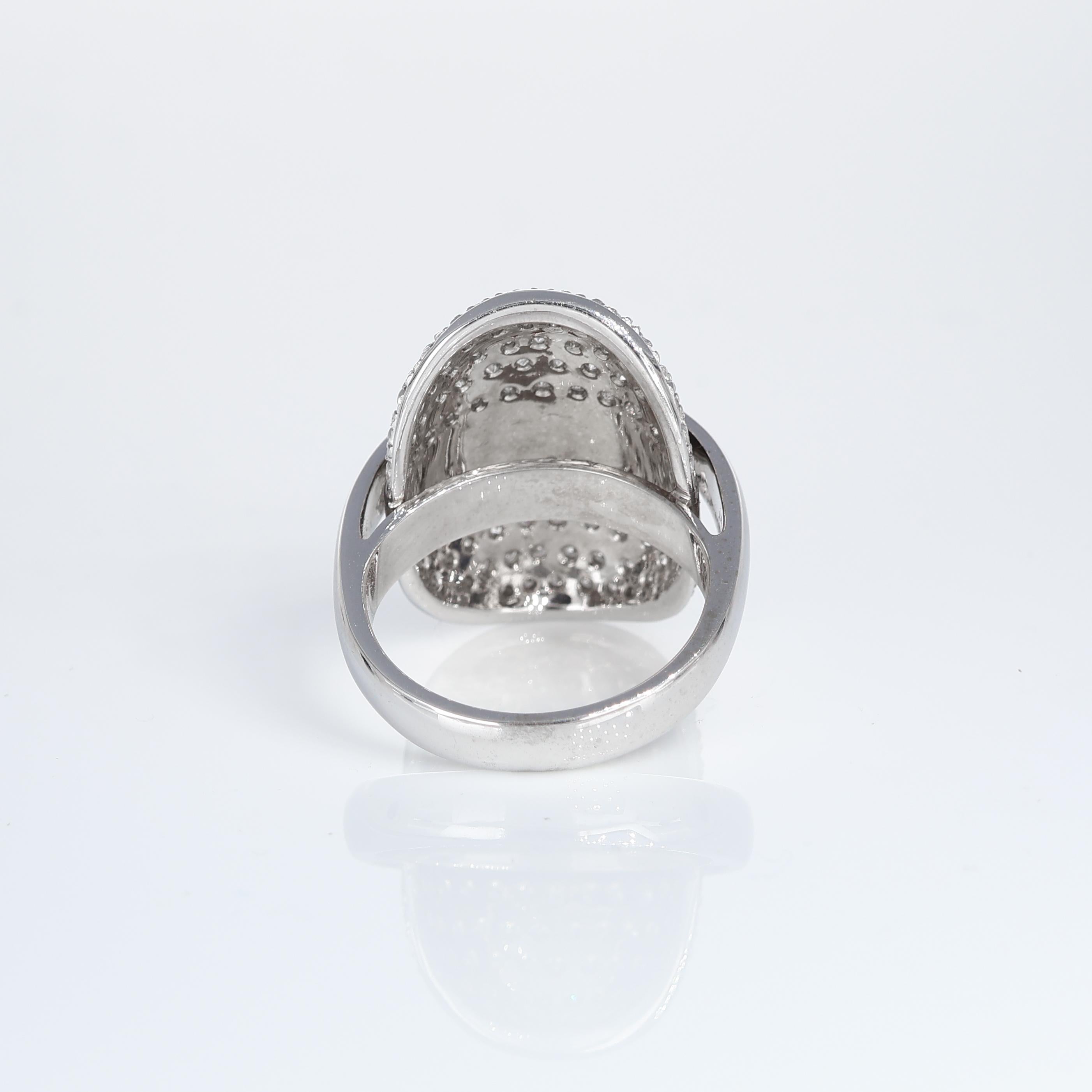 Women's or Men's 18k White Gold Ring with Oval Pavé Diamonds For Sale