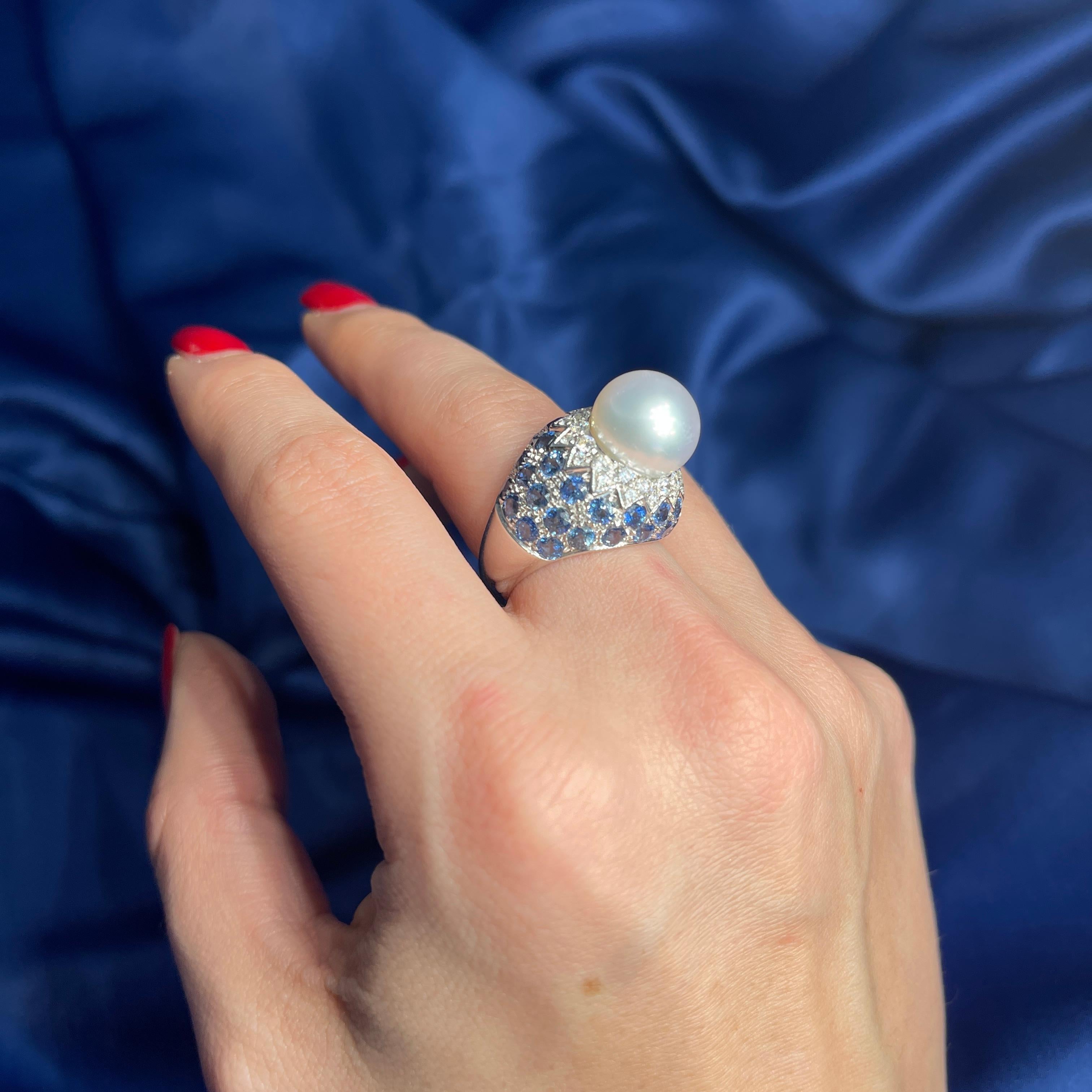 18K White Gold Ring with Pearl, Diamonds, and Sapphires For Sale 2