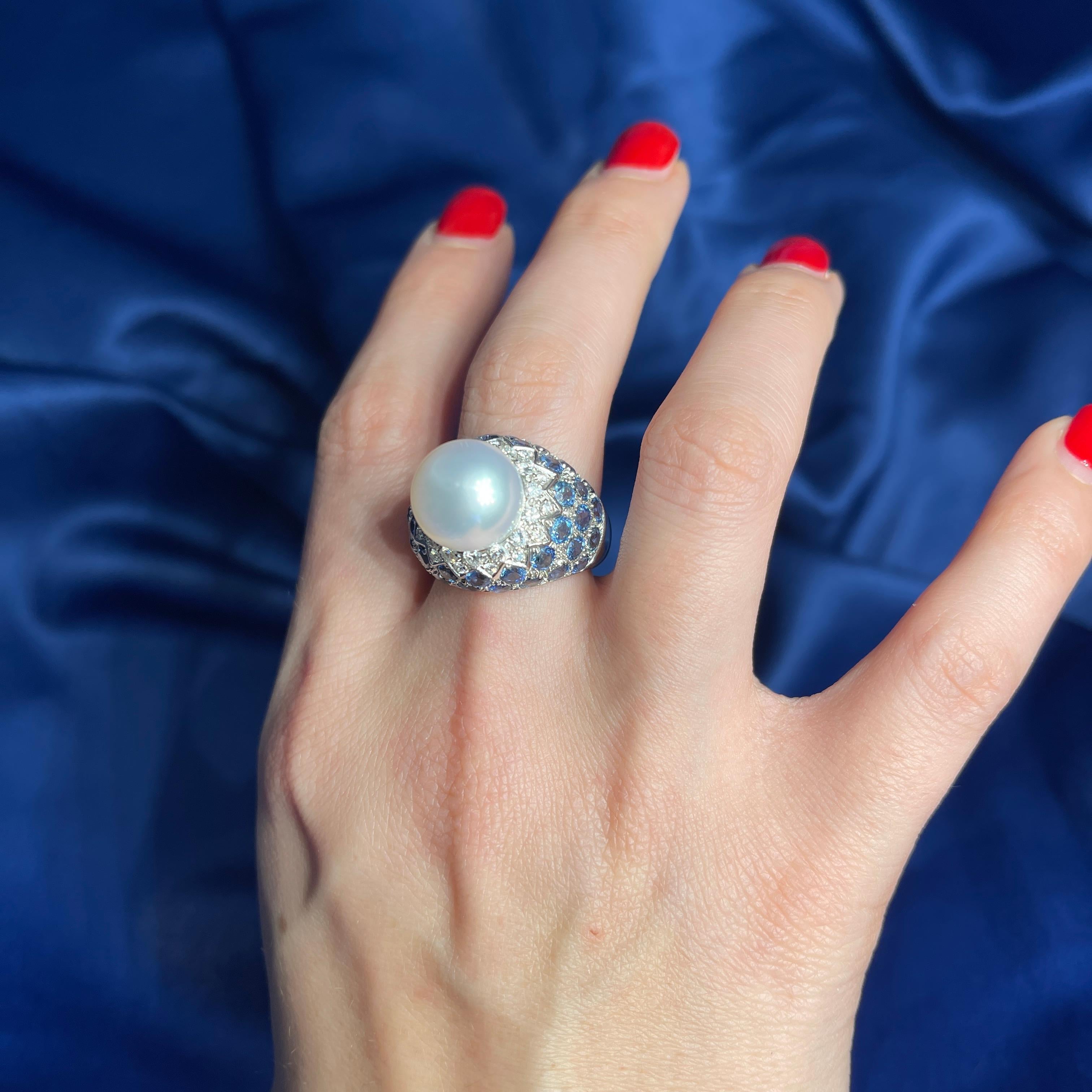 18K White Gold Ring with Pearl, Diamonds, and Sapphires For Sale 3