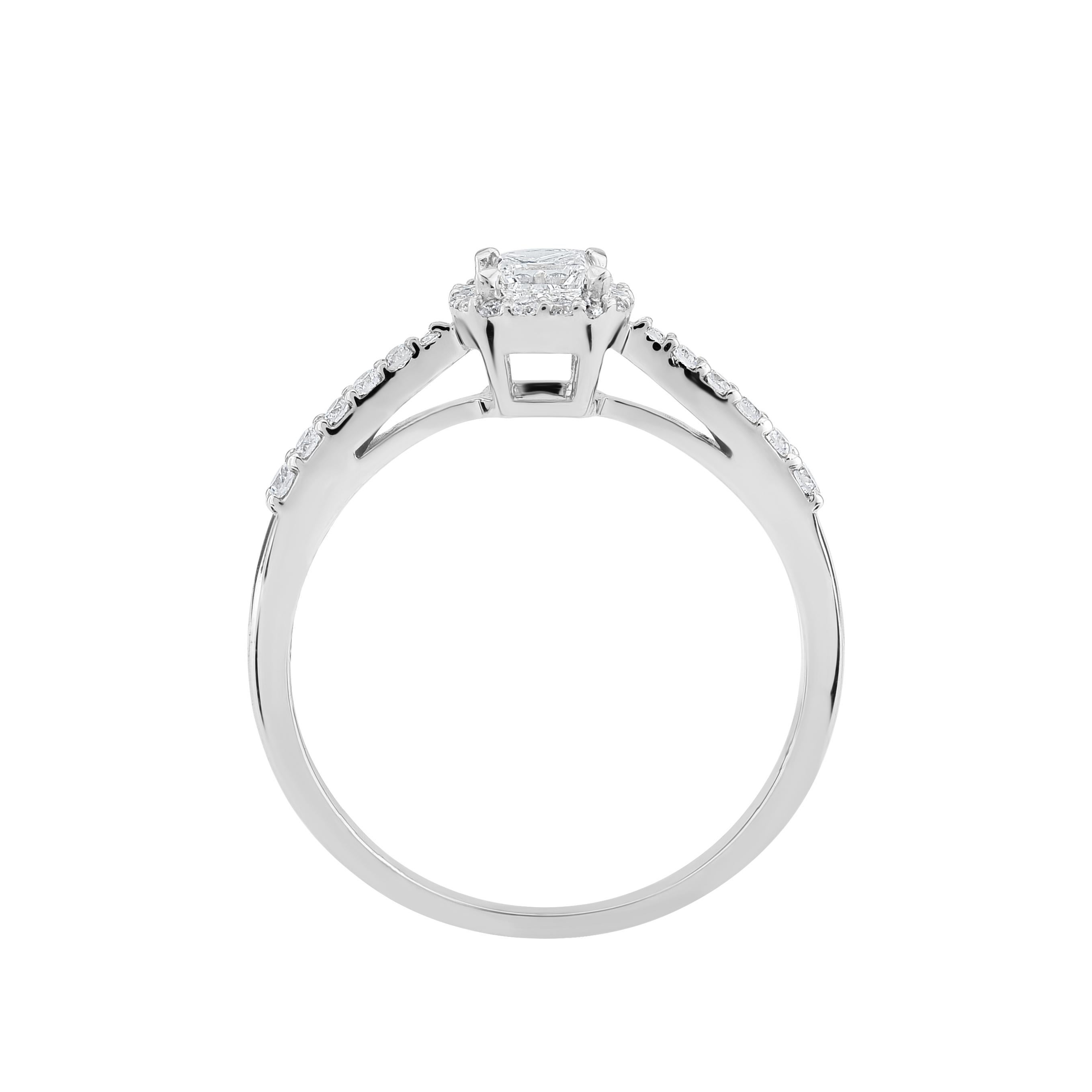 Princess Cut 18k White Gold Ring with Princess-Cut and Round-Cut Diamonds For Sale