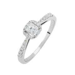 18k White Gold Ring with Princess-Cut and Round-Cut Diamonds