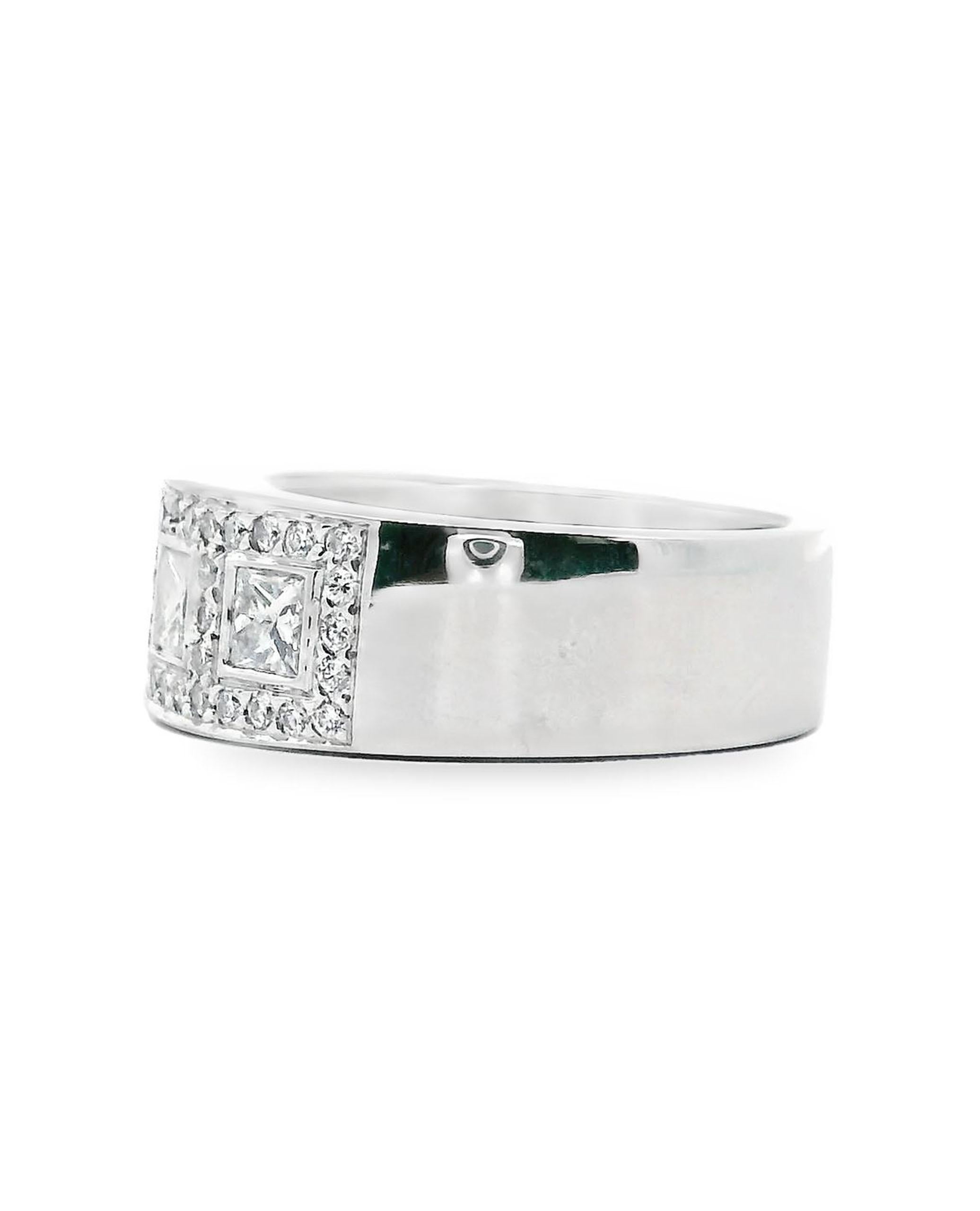 Contemporary 18K White Gold Ring with Princess Cut & Round Diamonds- Size 6.5 For Sale