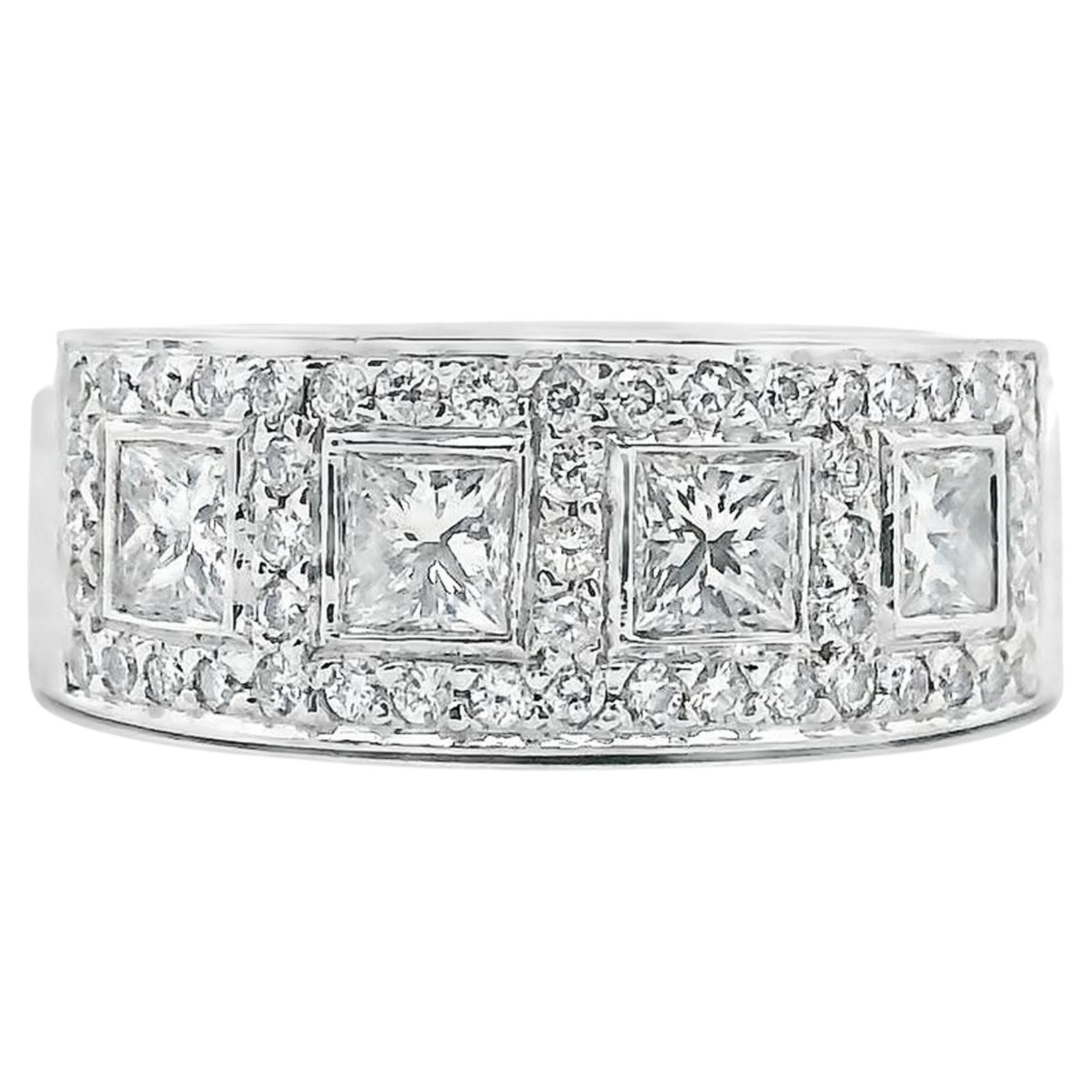 Anillo de oro blanco de 18 quilates con diamantes talla princesa y redondos- Talla 6.5
