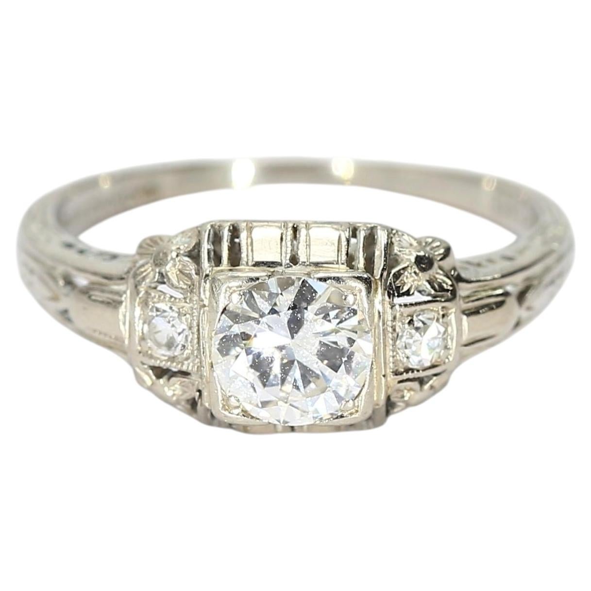 18k White Gold Ring with Round Center Diamond, Filigree & Accent Diamonds