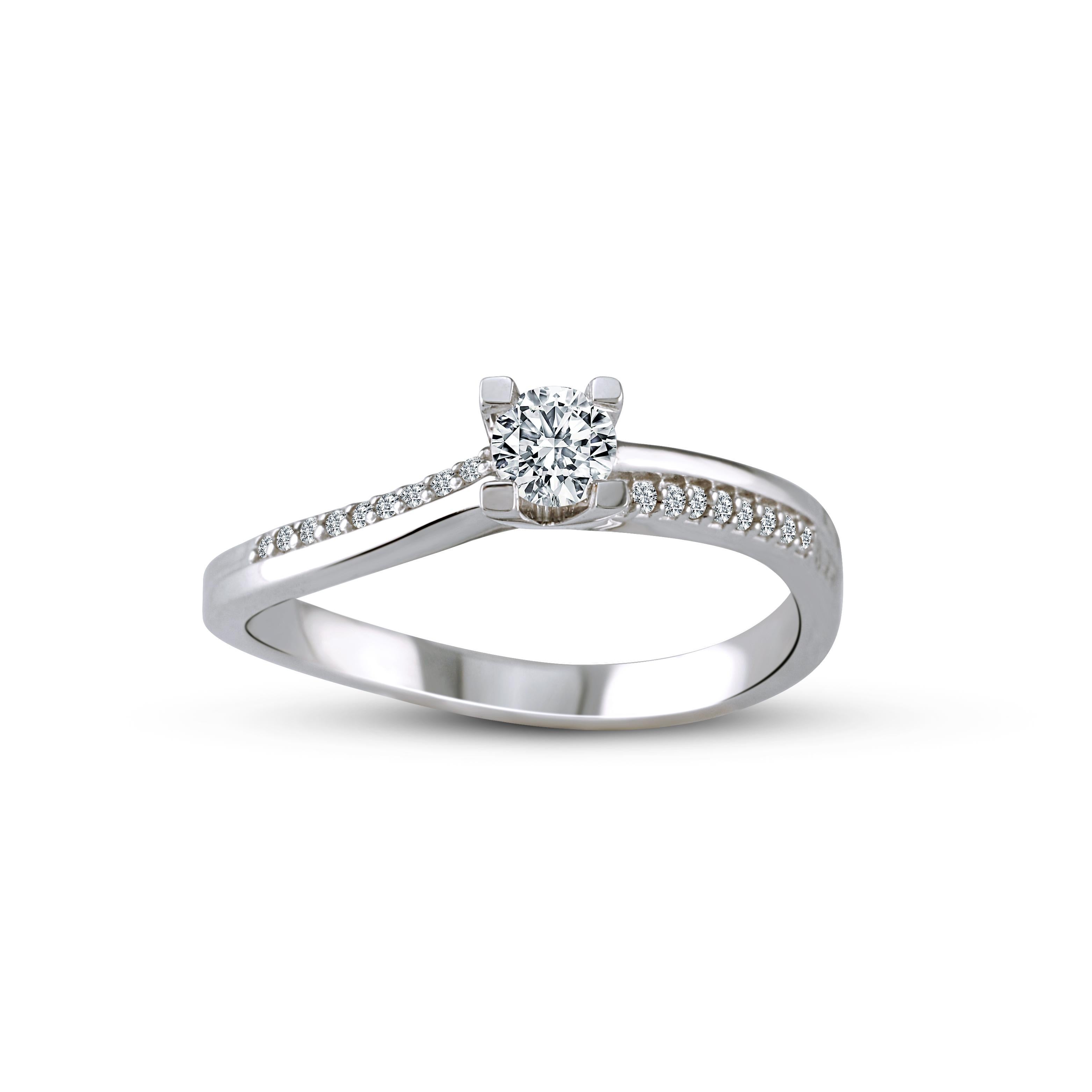 Beautiful Wedding Ring in 18K white gold with Round-cut diamonds.

MATERIAL
◘ Weight 2.82gr.
◘ 19 Round Diamonds aprox 0,07ct.
◘ 1 Round-cut Diamond aprox 0,20ct.

READY TO SHIP
*Shipment of this piece is not affected by COVID-19. 
Orders