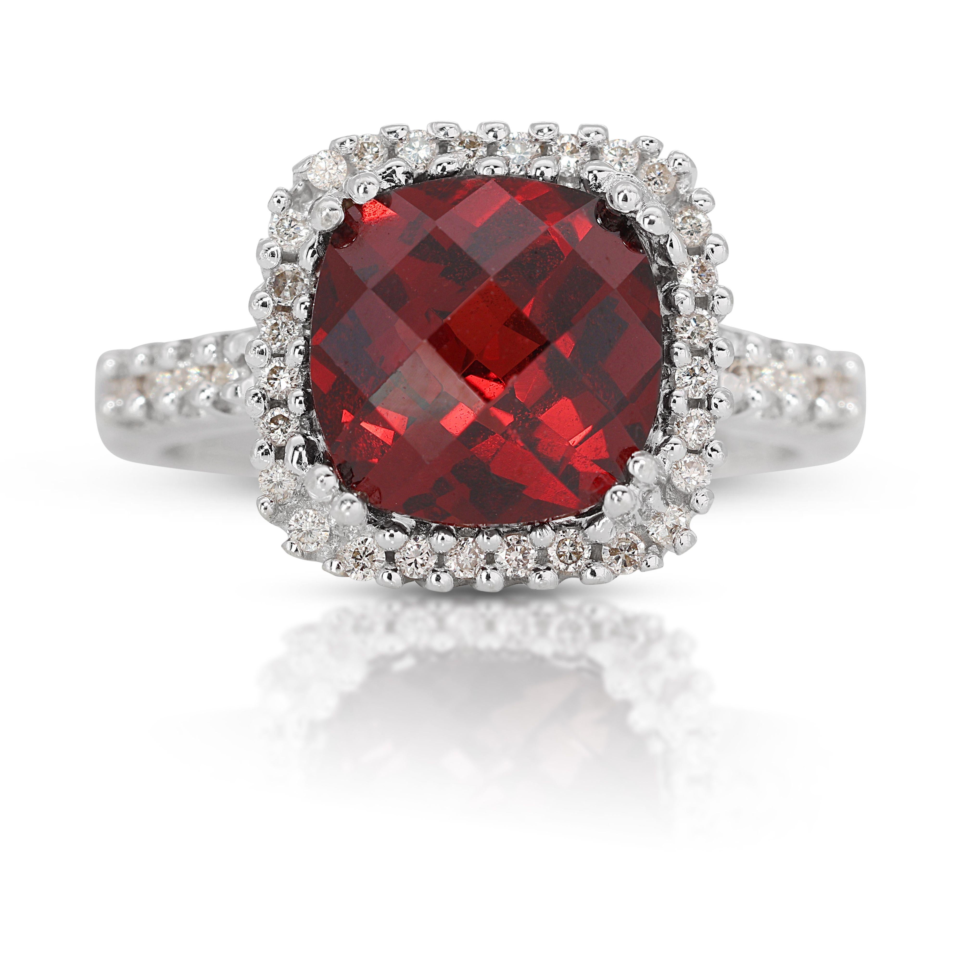 Round Cut 18K White Gold Ring with Ruby and 0.32ct Diamond For Sale