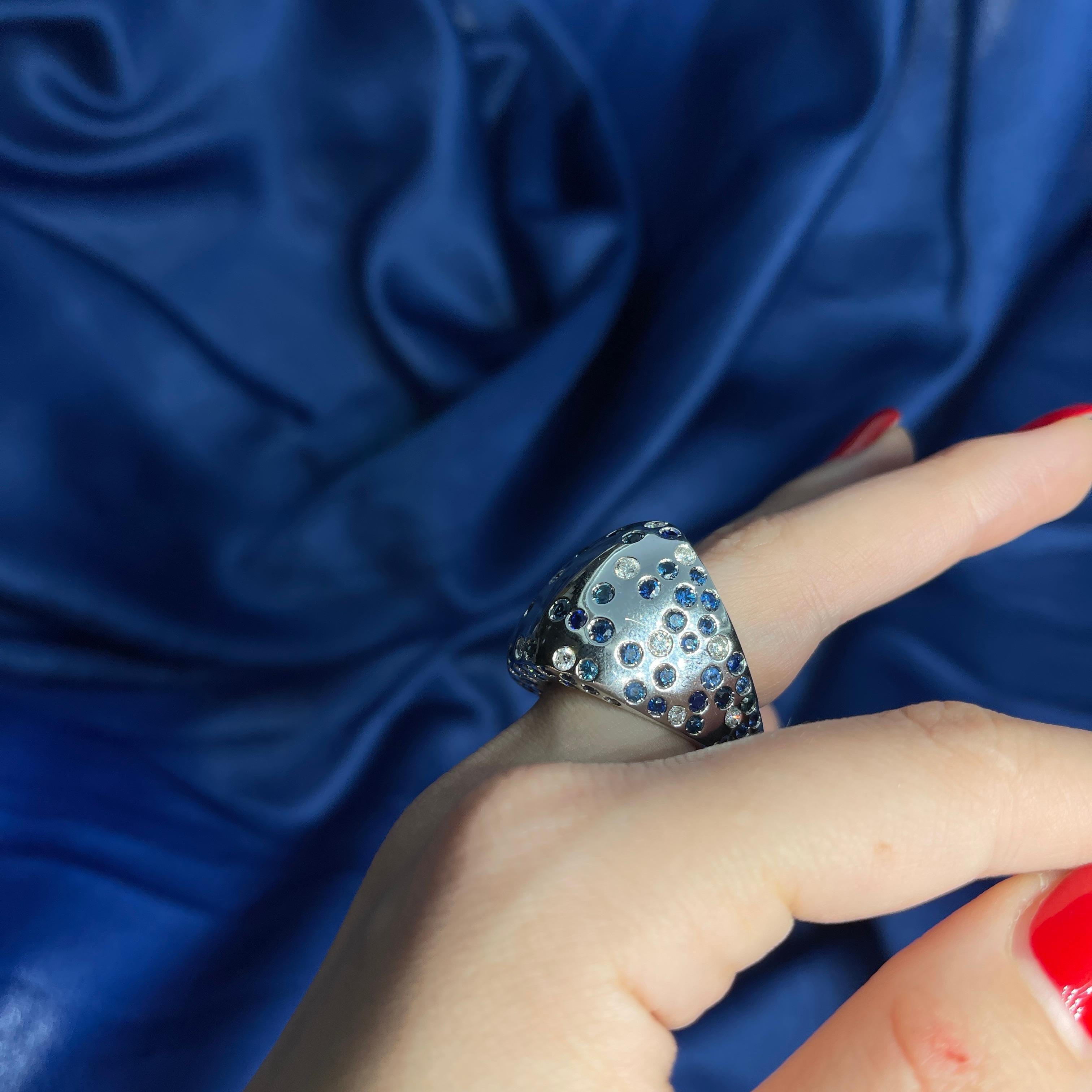 18K White Gold Ring with Sapphire and Diamond Polka Dot Design For Sale 5