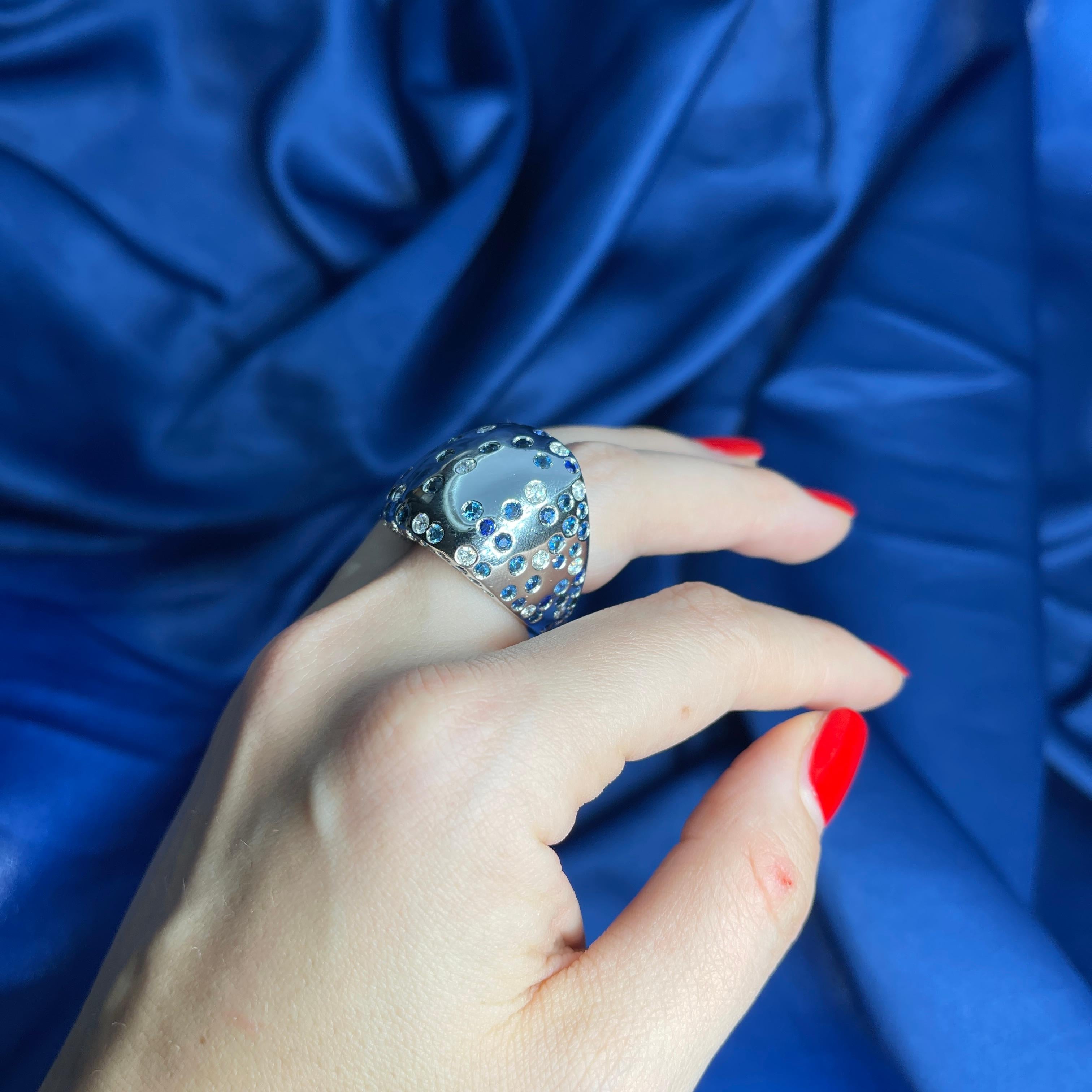 18K White Gold Ring with Sapphire and Diamond Polka Dot Design For Sale 2