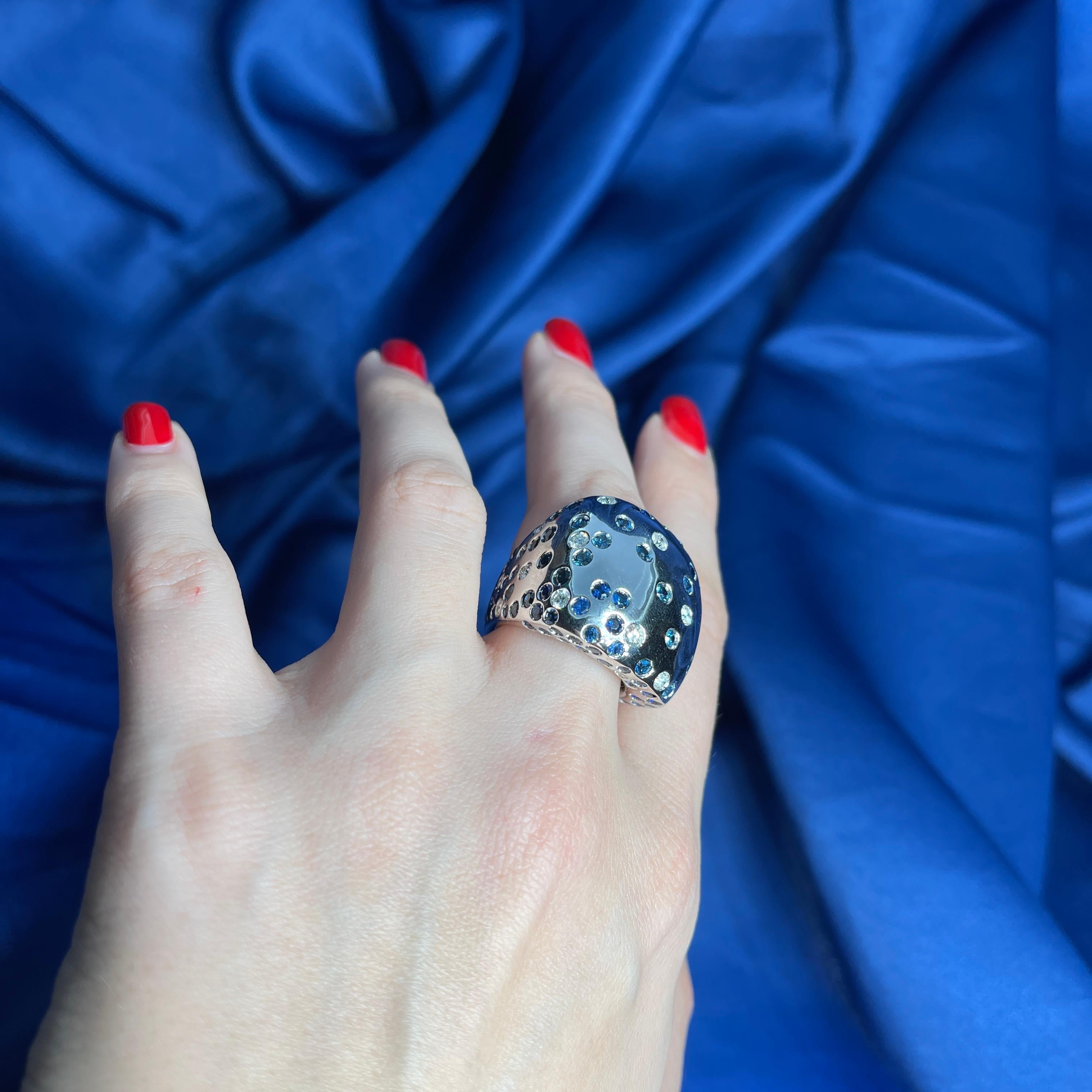 18K White Gold Ring with Sapphire and Diamond Polka Dot Design For Sale 3