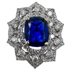 18K White Gold Ring with Sapphire and Diamonds 2.33 Ct. (Size 7.00)