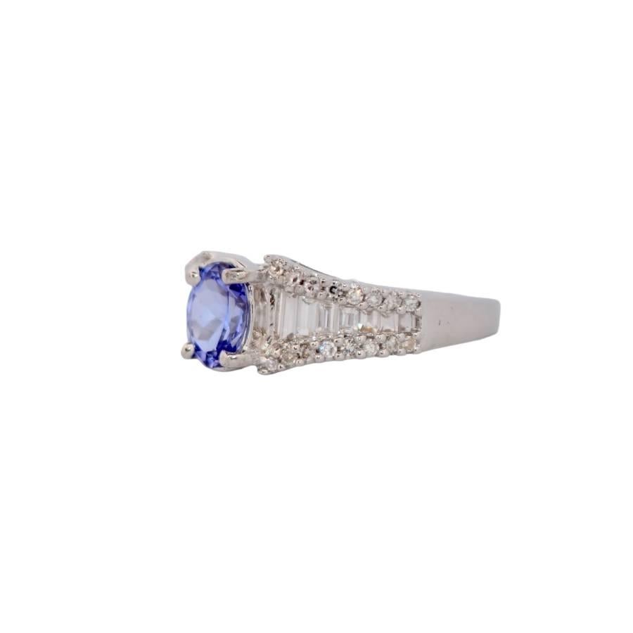 Baguette Cut 18K White gold ring with sapphires, diamonds and tanzanite