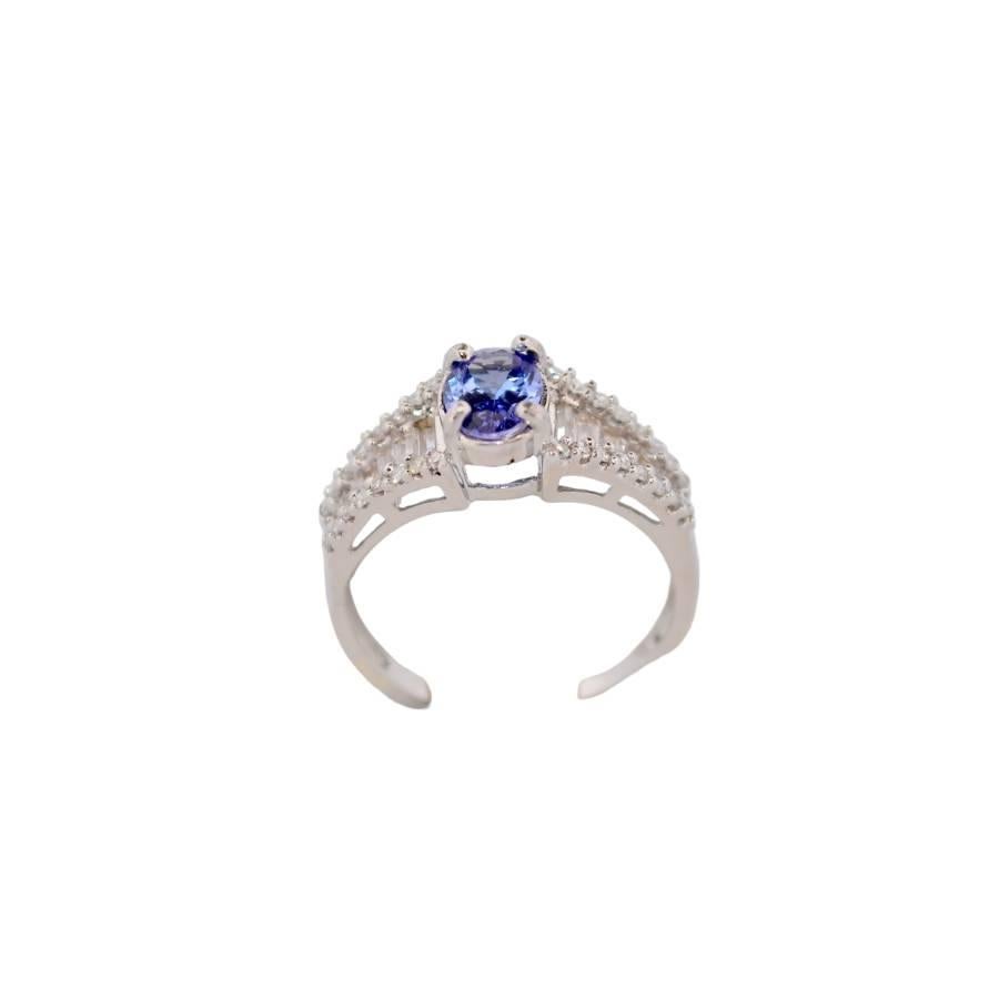 18K White gold ring with sapphires, diamonds and tanzanite In Excellent Condition In București, RO