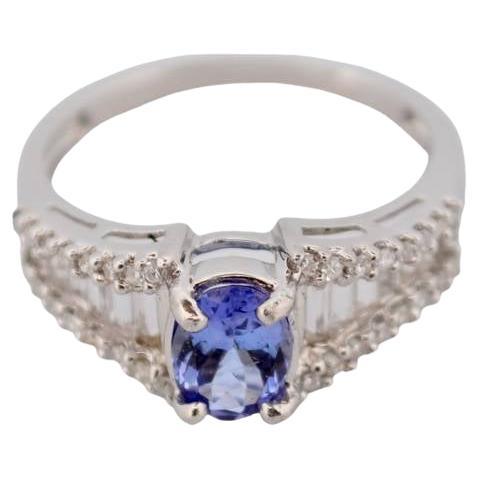 18K White gold ring with sapphires, diamonds and tanzanite