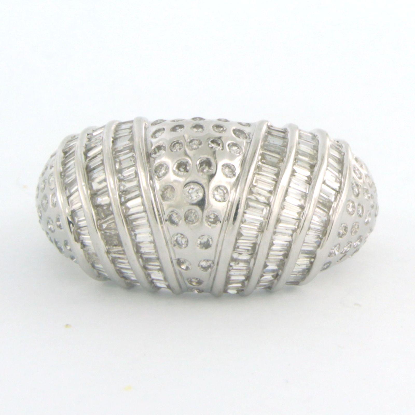 Bague en or blanc 18k avec des diamants taillés en pointe et en brillant. 1.00ct 7.4 grammes en vente 1