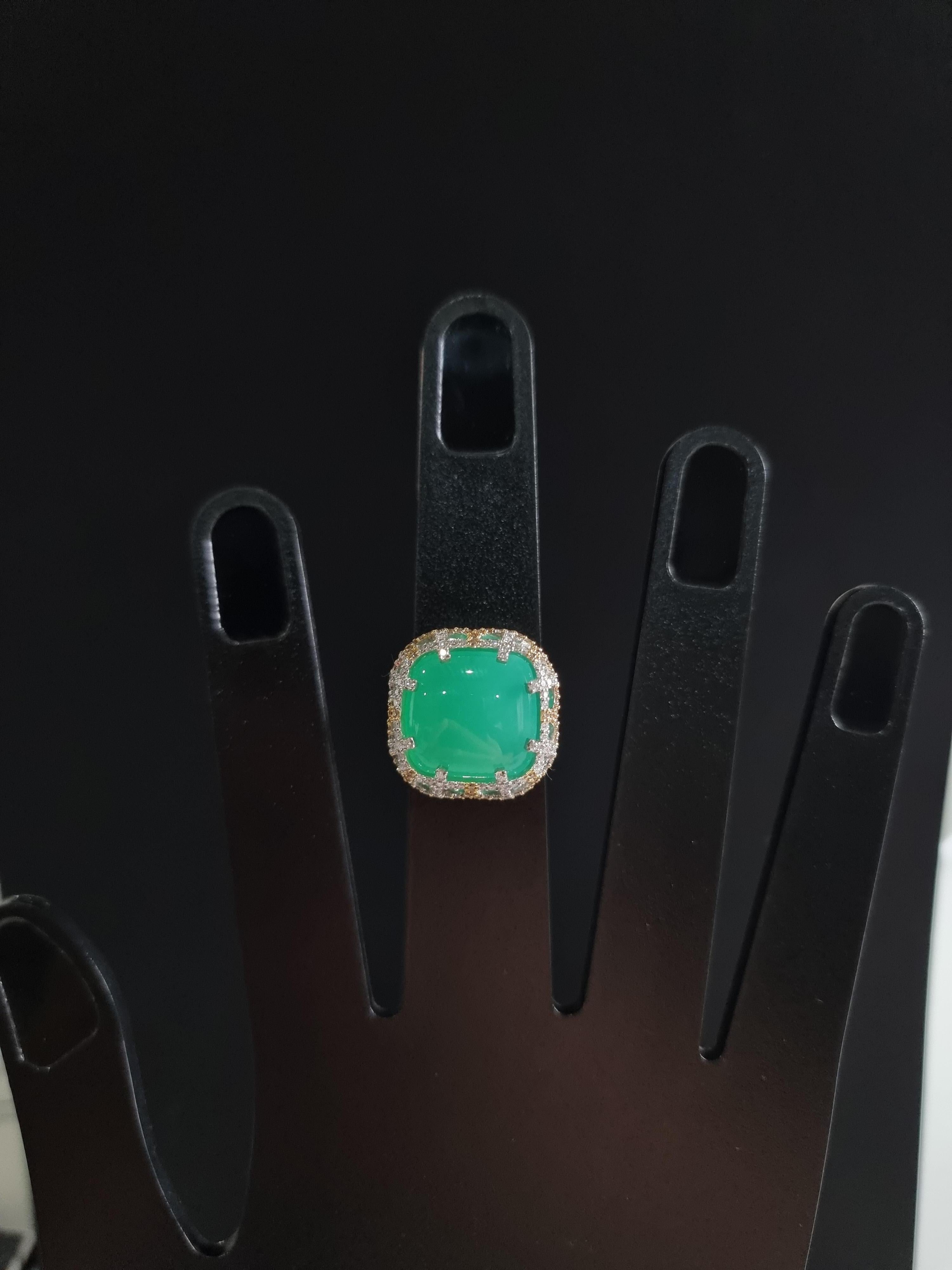 Cabochon 18K White Gold Rings Diamonds with Cushion Chrysoprase For Sale