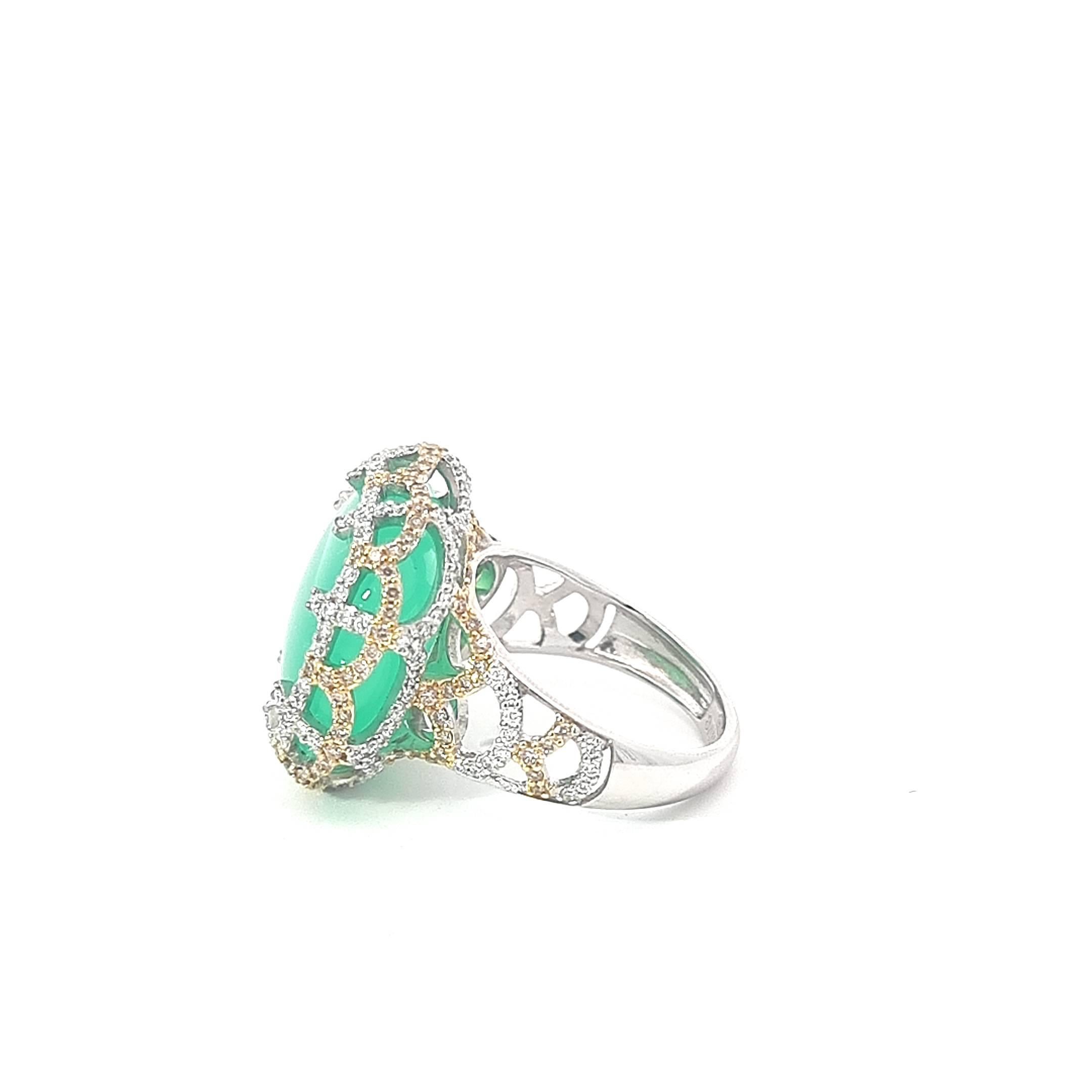 18K White Gold Rings Diamonds with Cushion Chrysoprase For Sale 2