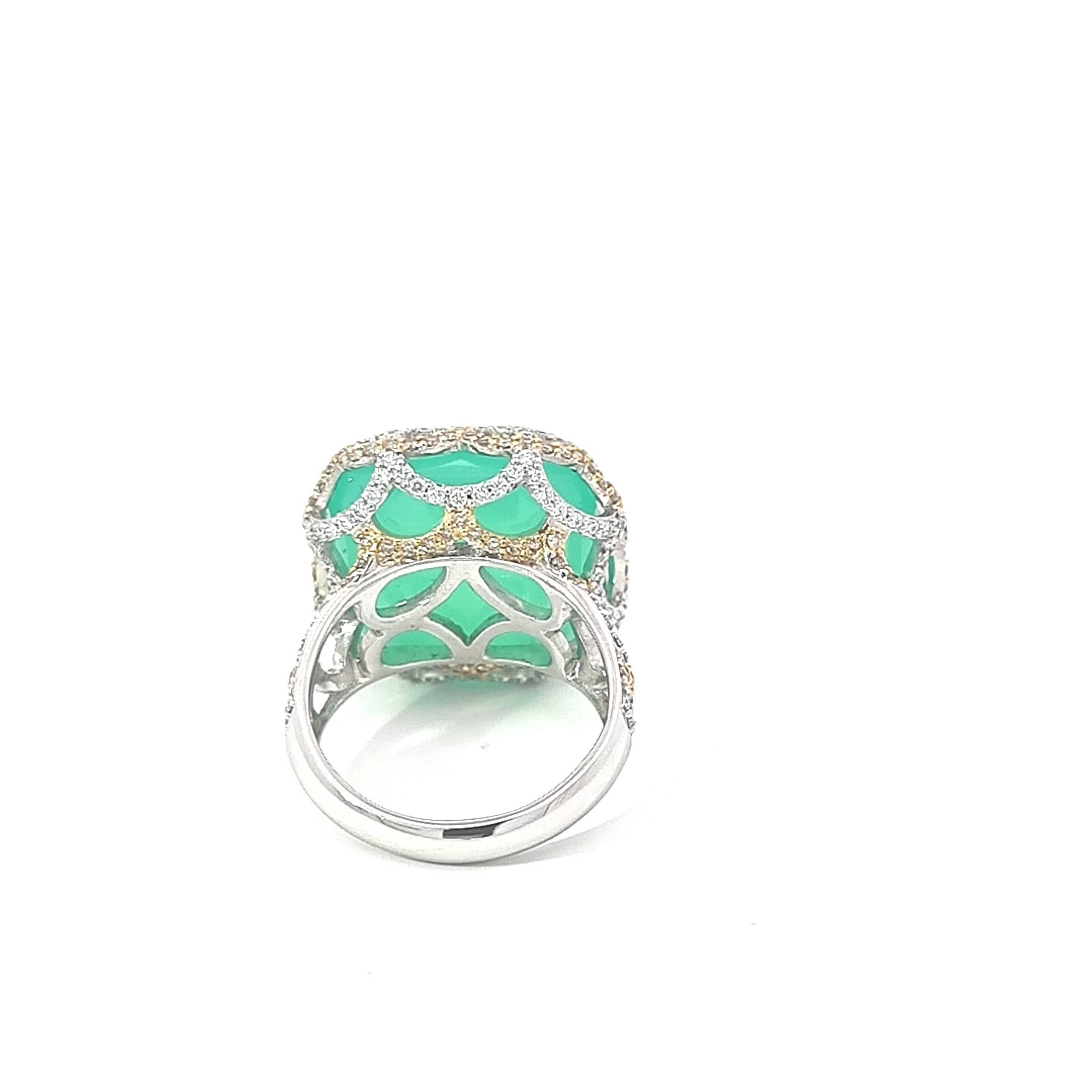 18K White Gold Rings Diamonds with Cushion Chrysoprase For Sale 3