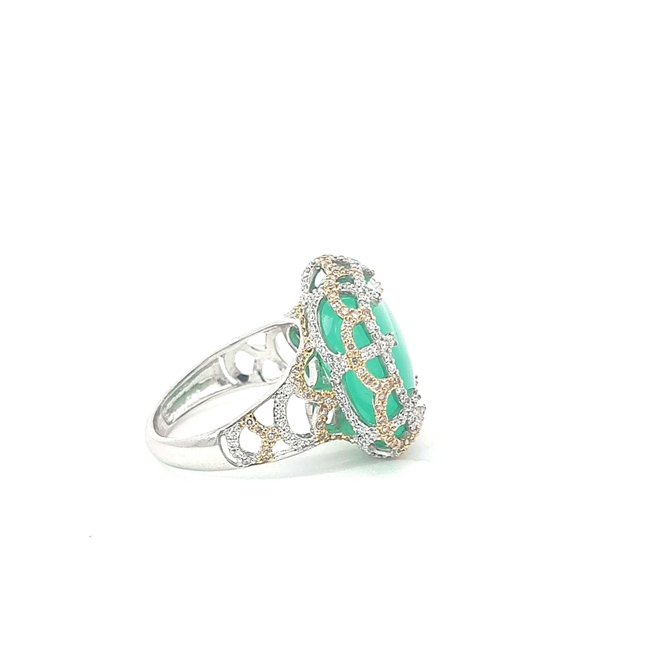18K White Gold Rings Diamonds with Cushion Chrysoprase For Sale 4