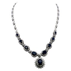 Collier Riviera en or blanc 18 carats, serti de diamants ronds H-VS d'un poids total de 4 carats et de saphirs d'un poids total de 6,5 carats