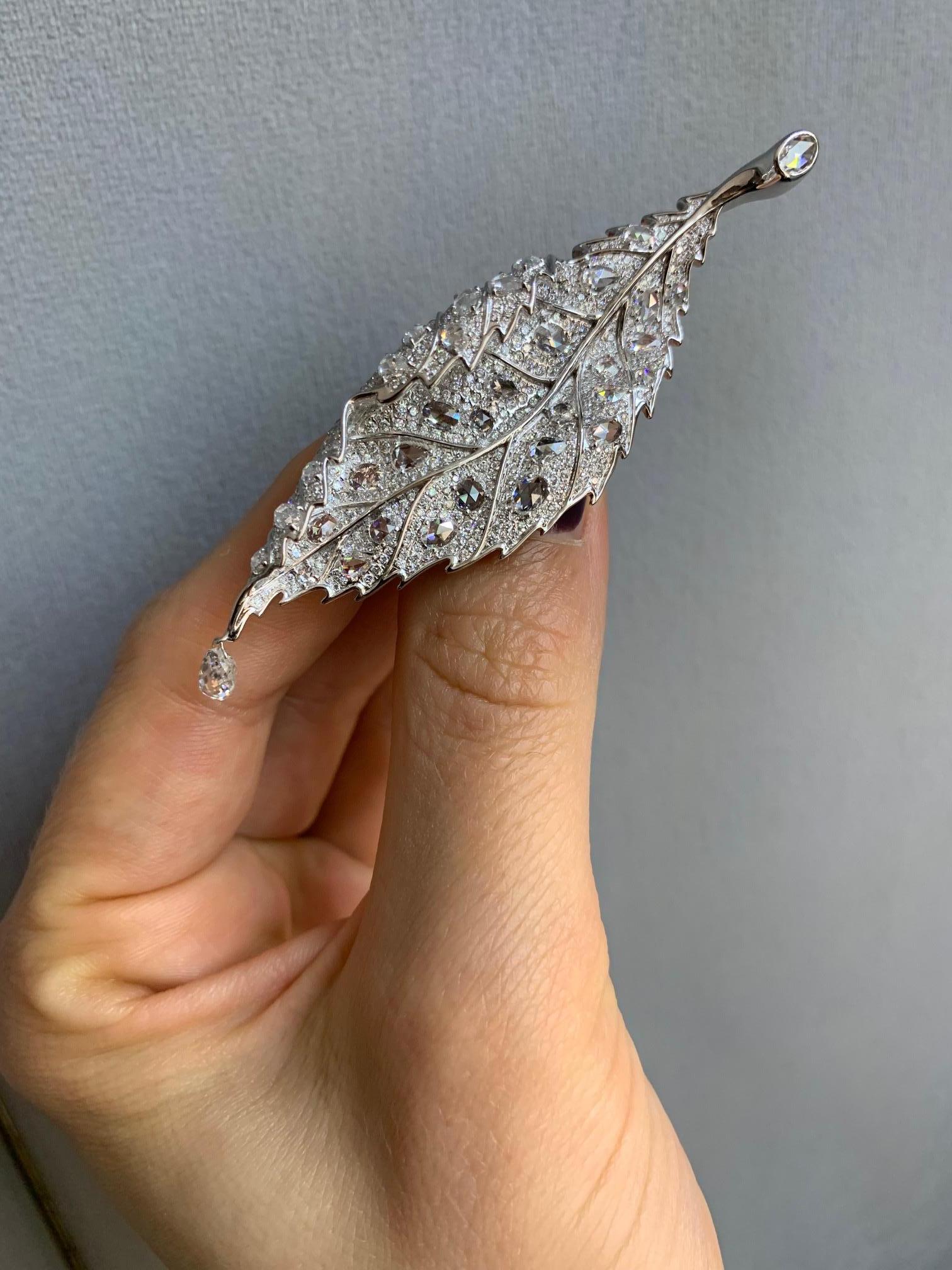 18 Karat White Gold Rose Cut Diamond and Briolette Drop Leaf Brooch In New Condition For Sale In London, GB